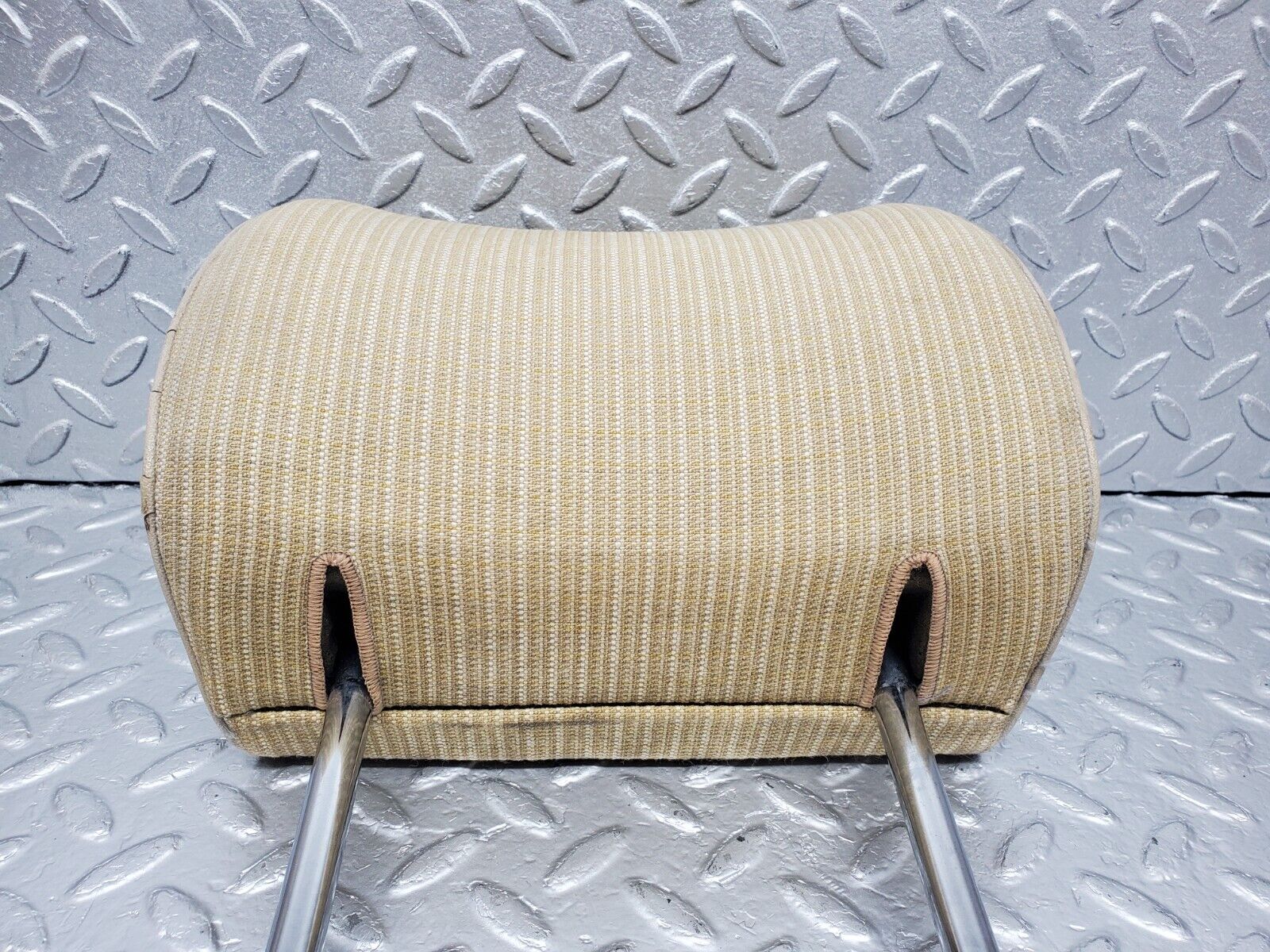 44332 Mercedes-Benz W123 280E Front Seat Headrest