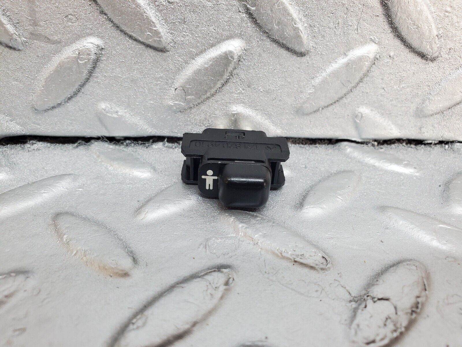 44671 Mercedes-Benz W124 220E Child Lock Control Switch 1248204910