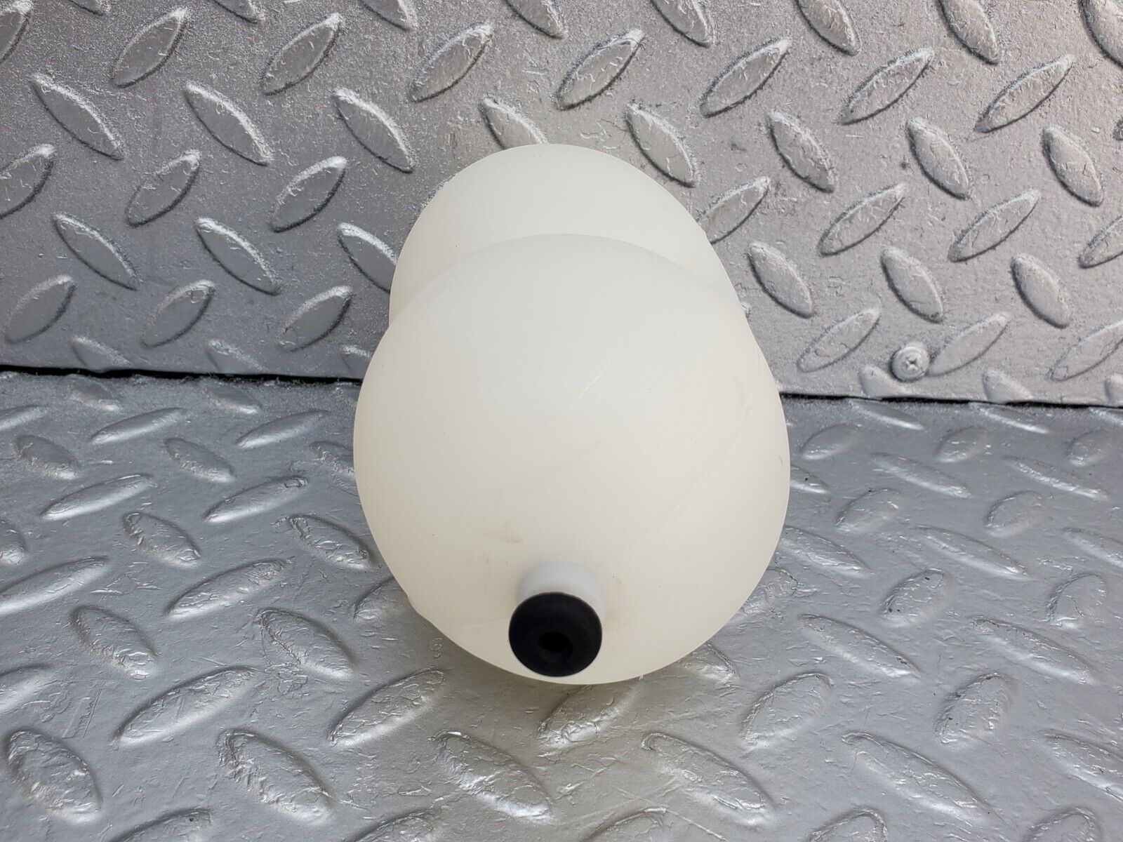 44675 Mercedes-Benz W124 220E Vacuum Reservoir Tank