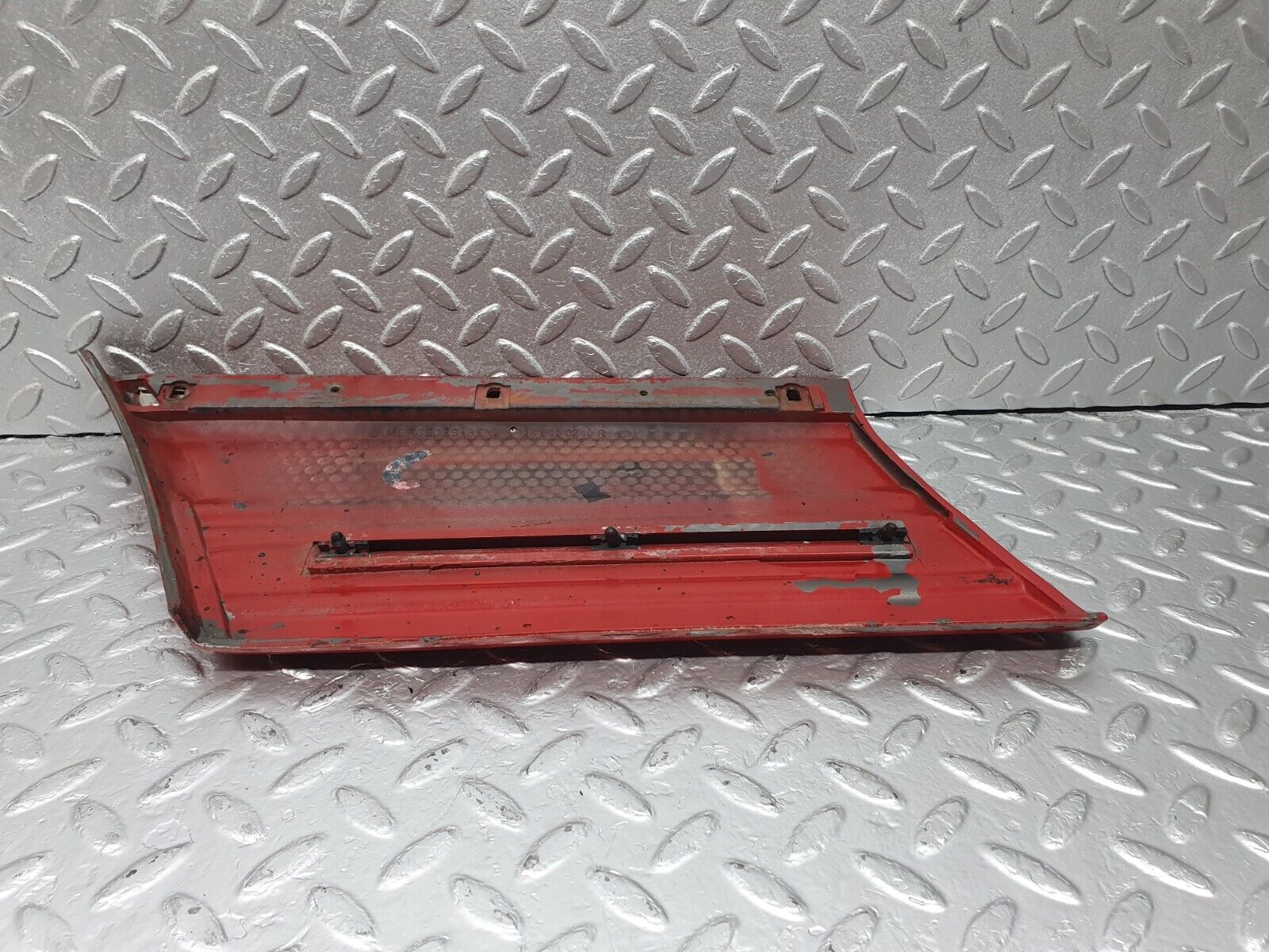 43491 Mercedes-Benz C126 380SEC Coupe Front Right Fender Wing Lower Moulding Trim