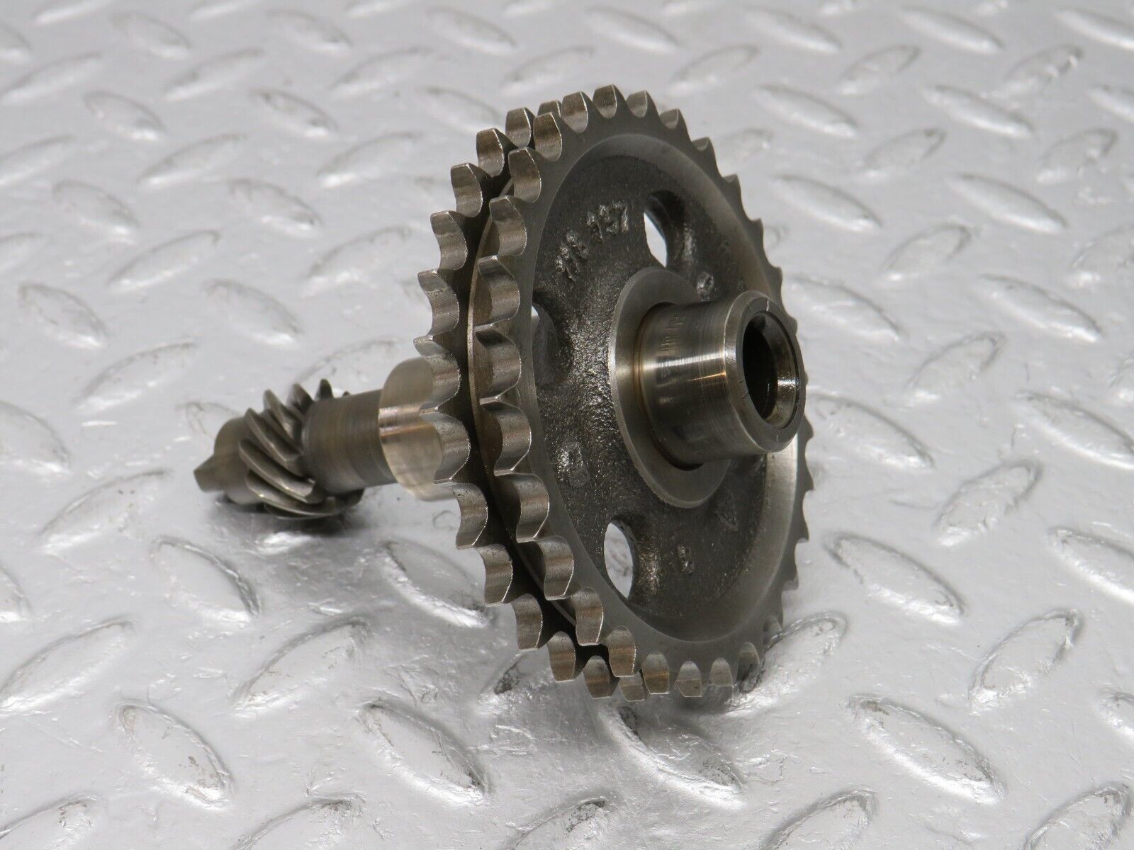 39144 Mercedes-Benz R107 500SL Camshaft Intermediate Timing Gear 1161570414