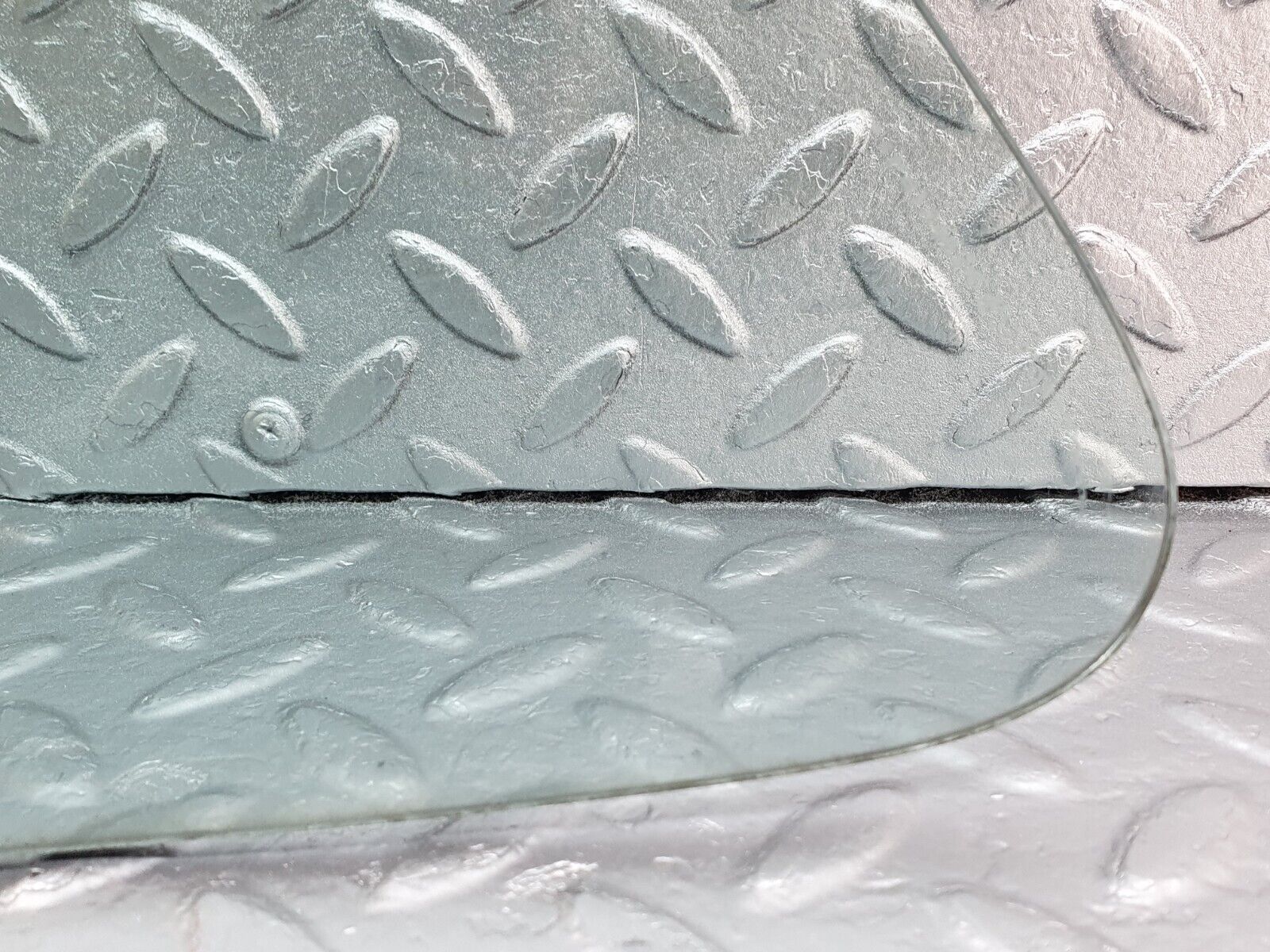 43060 Mercedes-Benz R107 Hardtop Quarter Window Glass Right Side