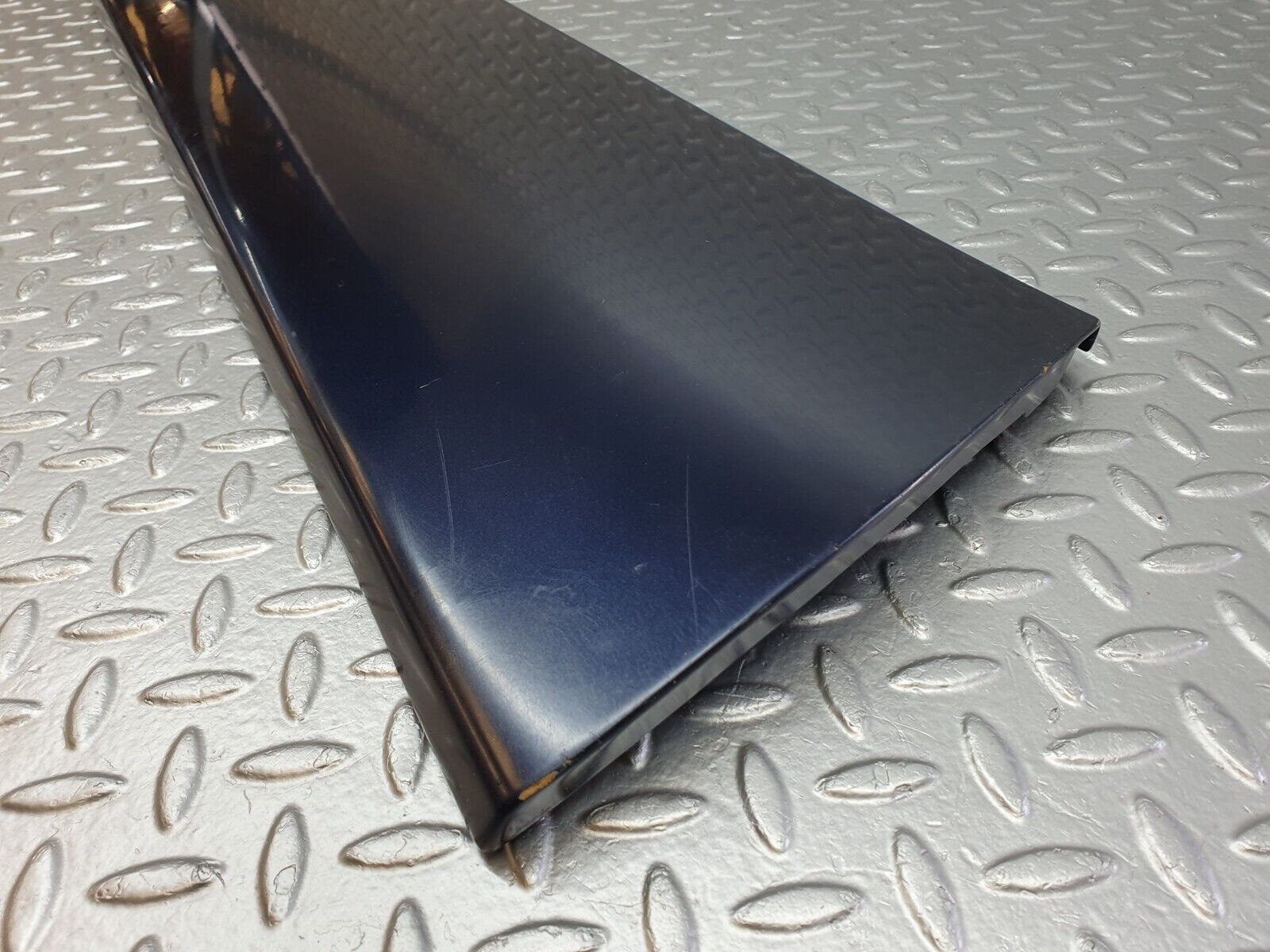 42177 Mercedes-Benz R129 320SL Coupe Right Door Lower Moulding Trim 1296900440