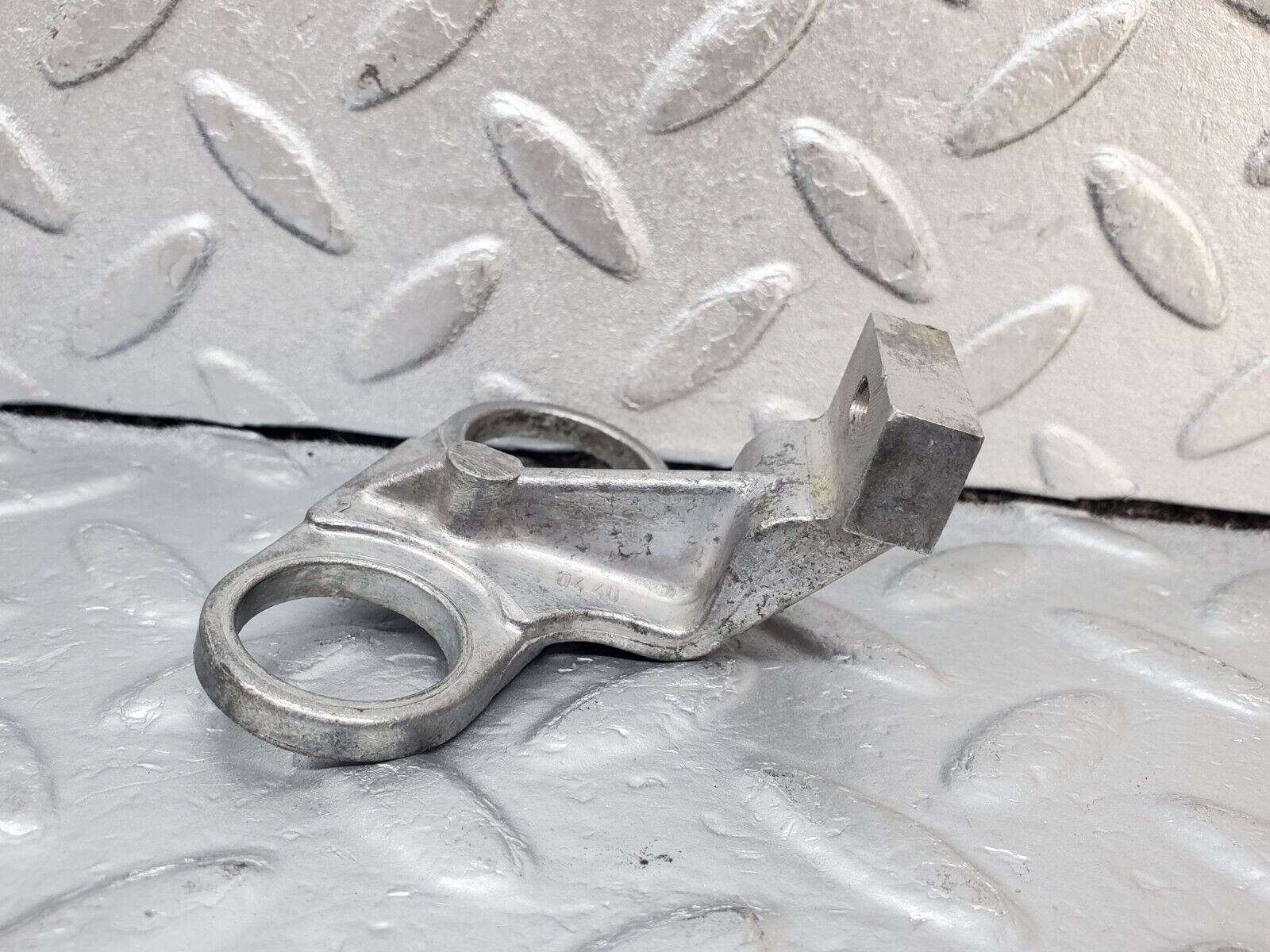 45352 Mercedes-Benz 280E M110.983 Crankshaft Sensor Holder Bracket 1101530440