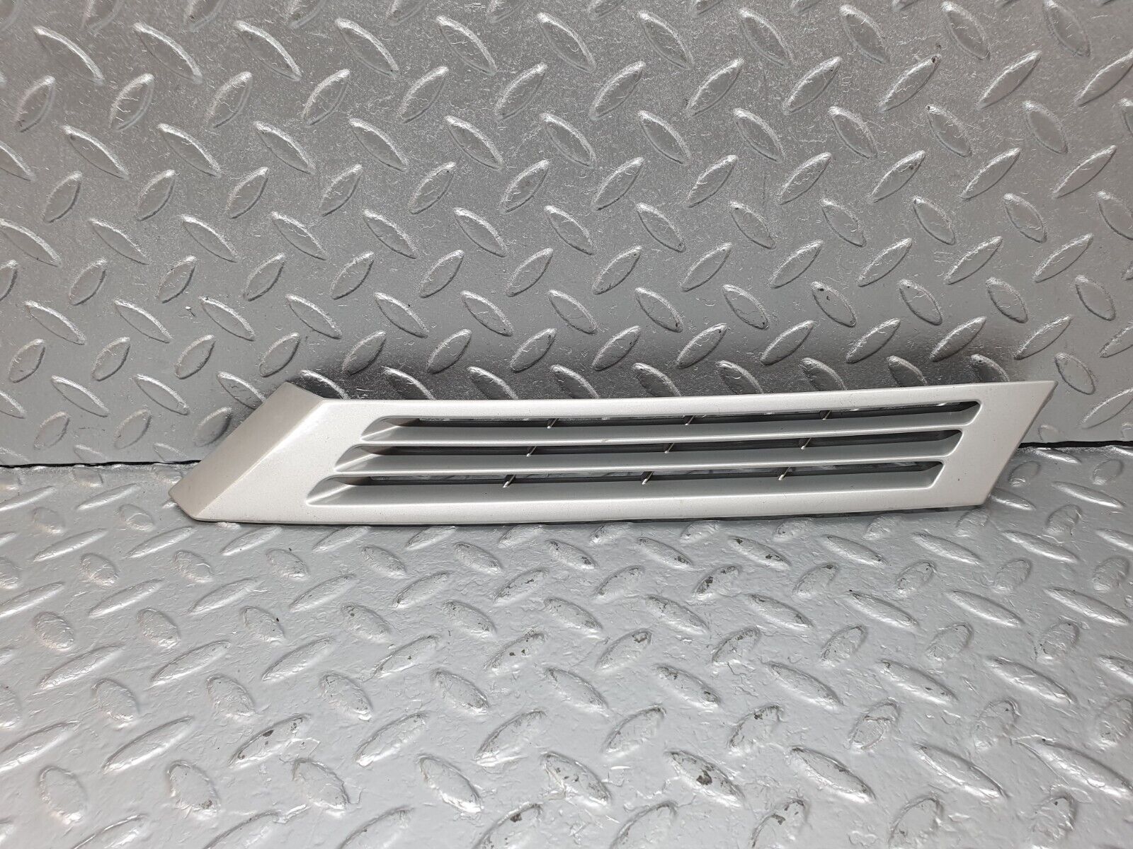 42739 Mercedes-Benz W201 190 2.0L C Pillar Exterior Cover Right Side 2016980289