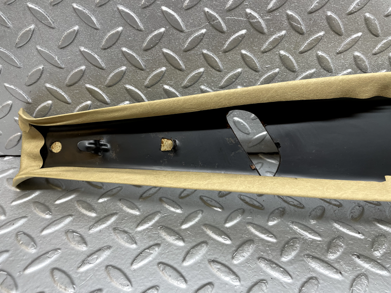 44251 Mercedes-Benz W123 280E B Pillar Cover Right Beige