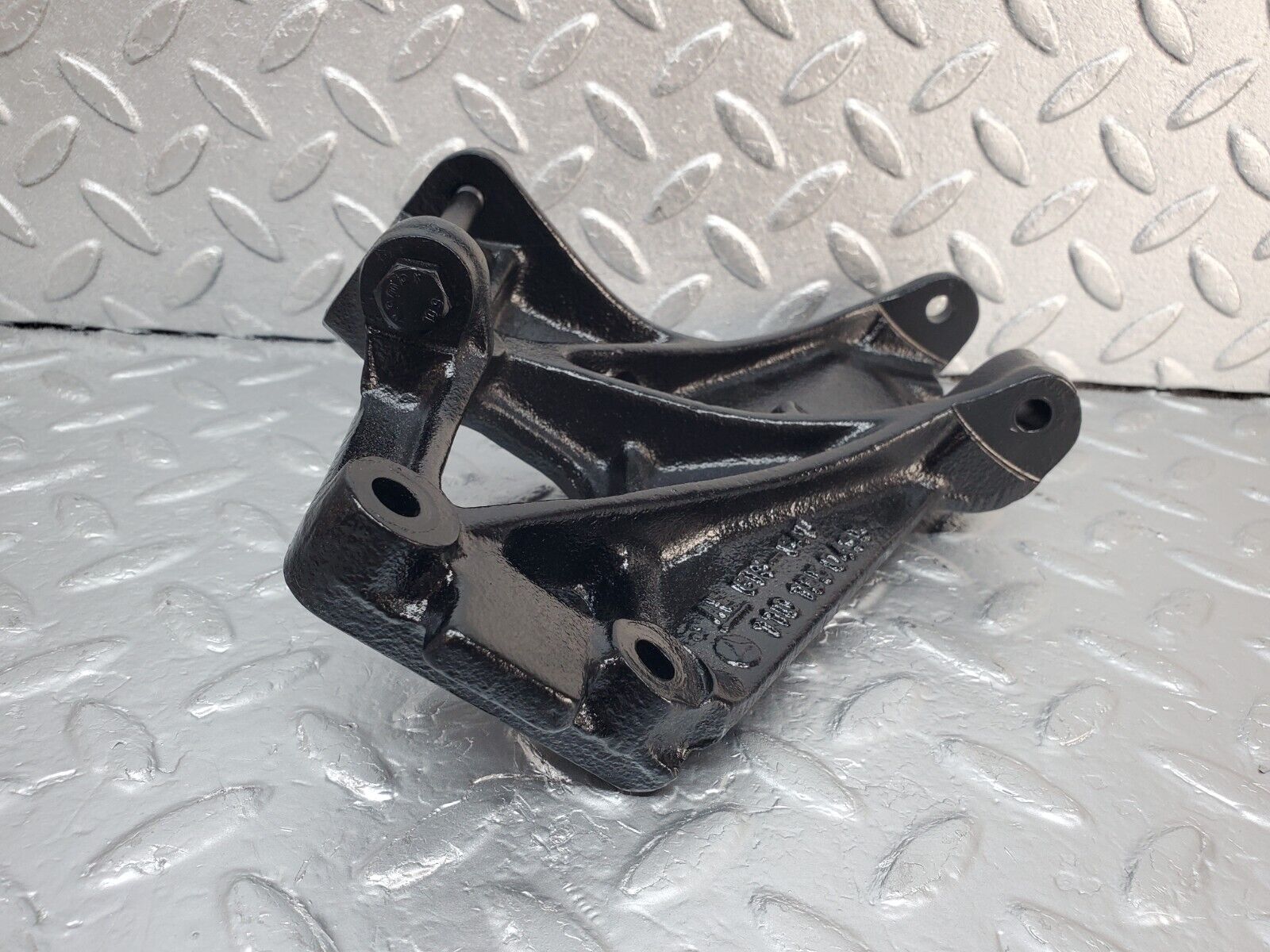 45362 Mercedes-Benz 280E M110.983 Alternator Generator Bracket 1101550435