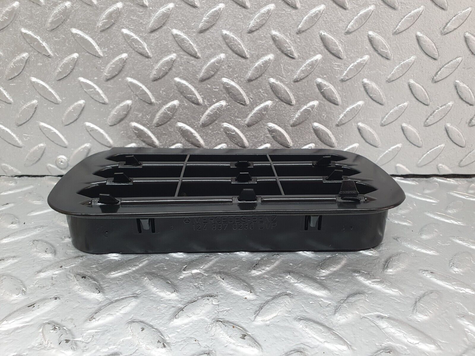 42494 Mercedes-Benz R129 320SL Coupe Air Intake Vent 1248370230 1248370242