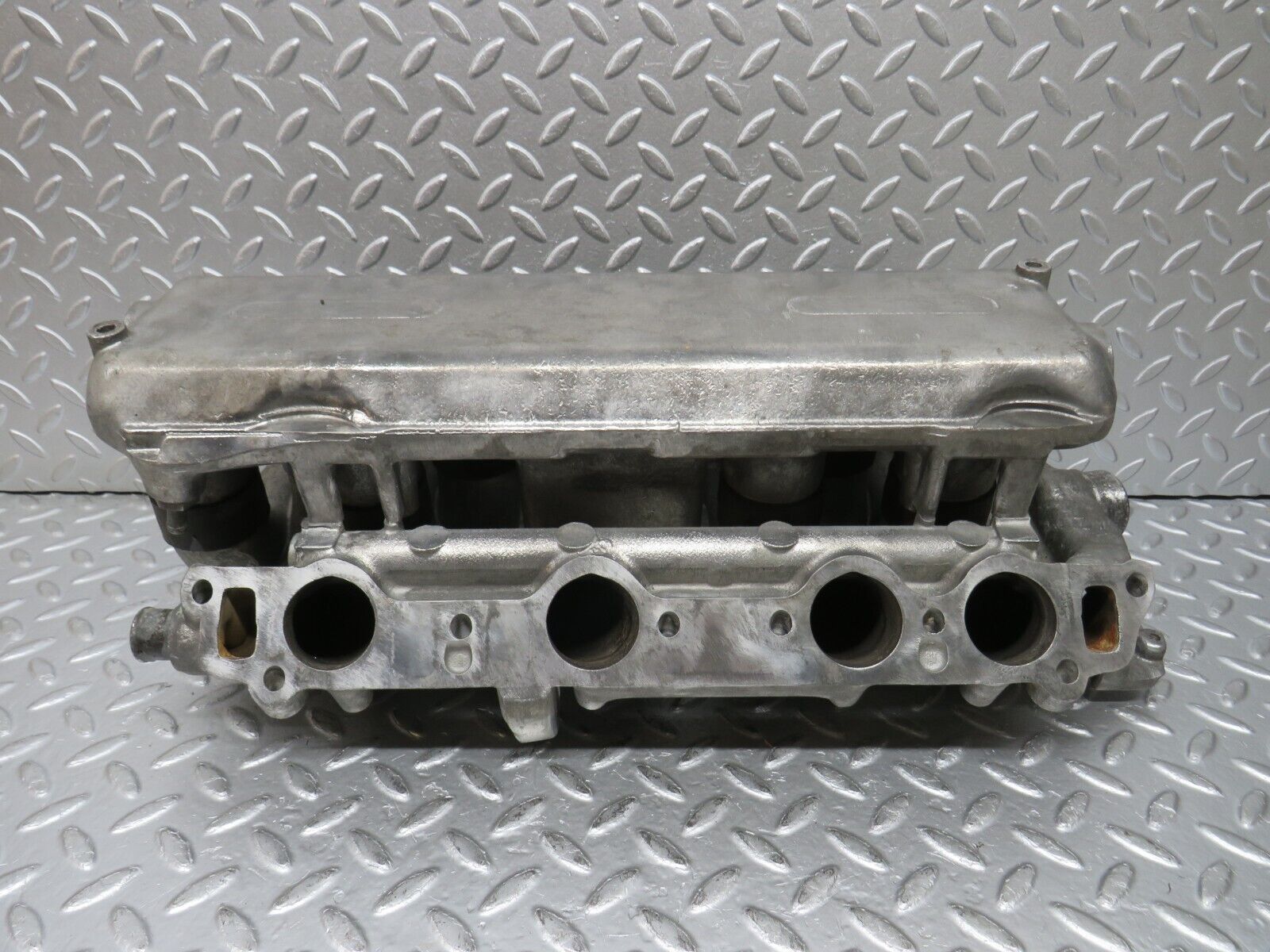 32814 Mercedes-Benz C107 R107 350 V8 Air Intake Manifold 1161412501