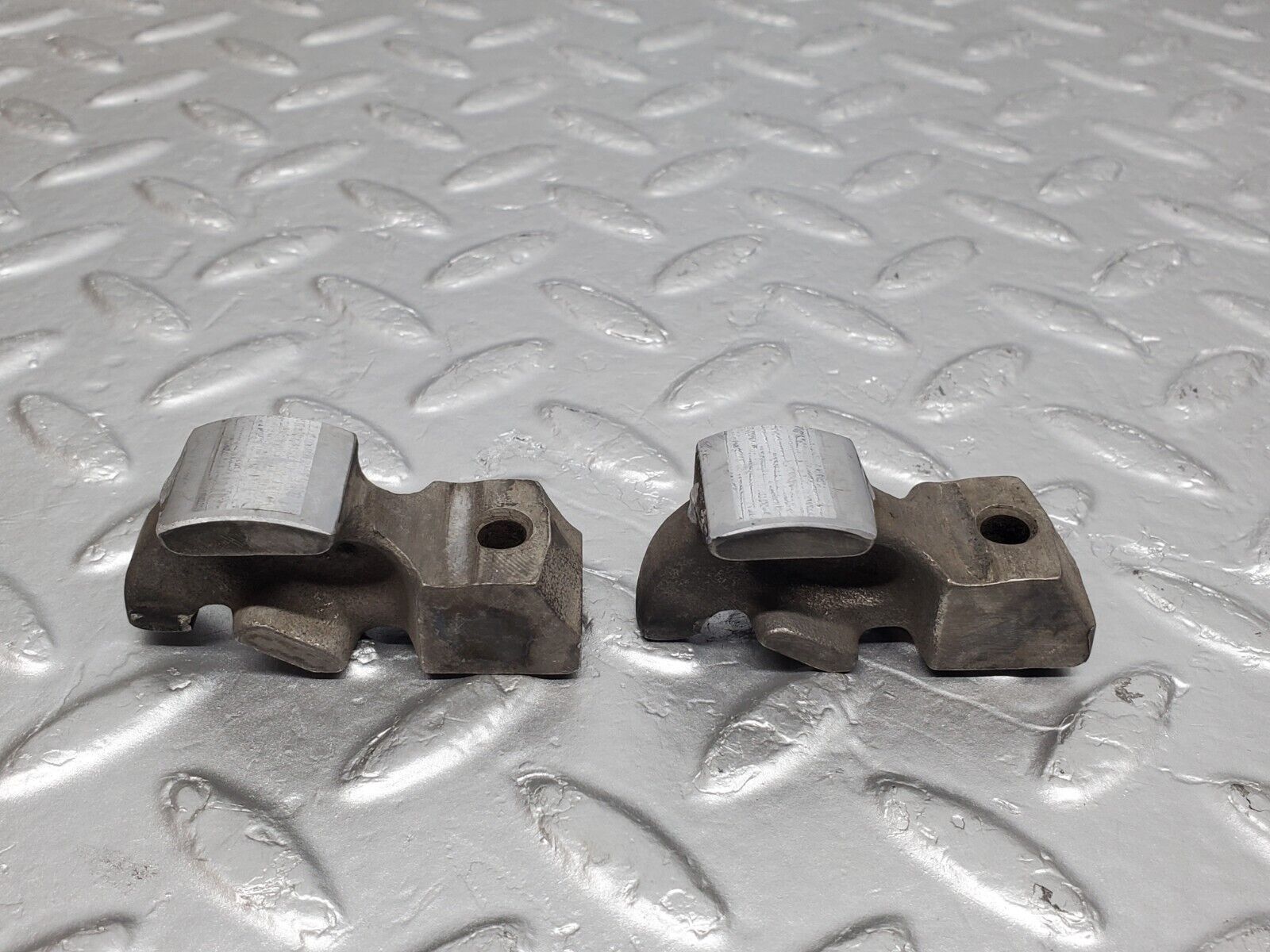 45479 Mercedes-Benz 280E M110.988 Valve Rocker Arm With Retaining Spring