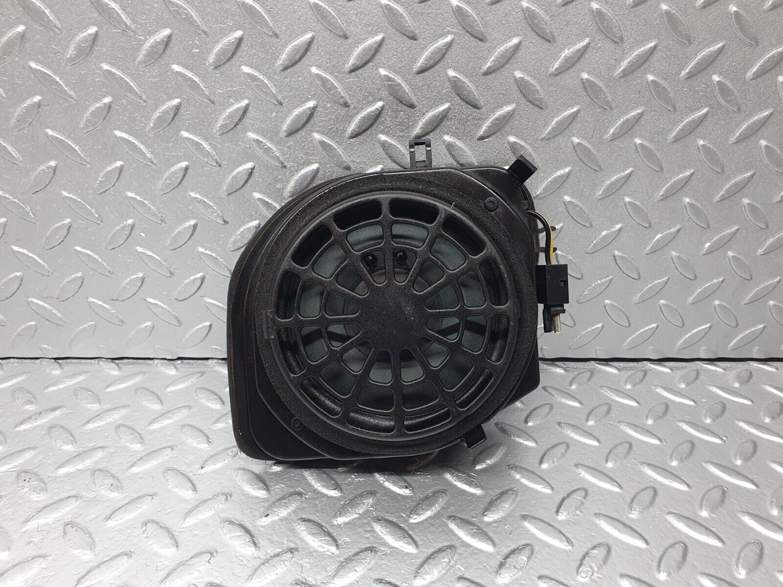 41788 Mercedes-Benz W202 C200 Front Door Loudspeaker Right 2028207002