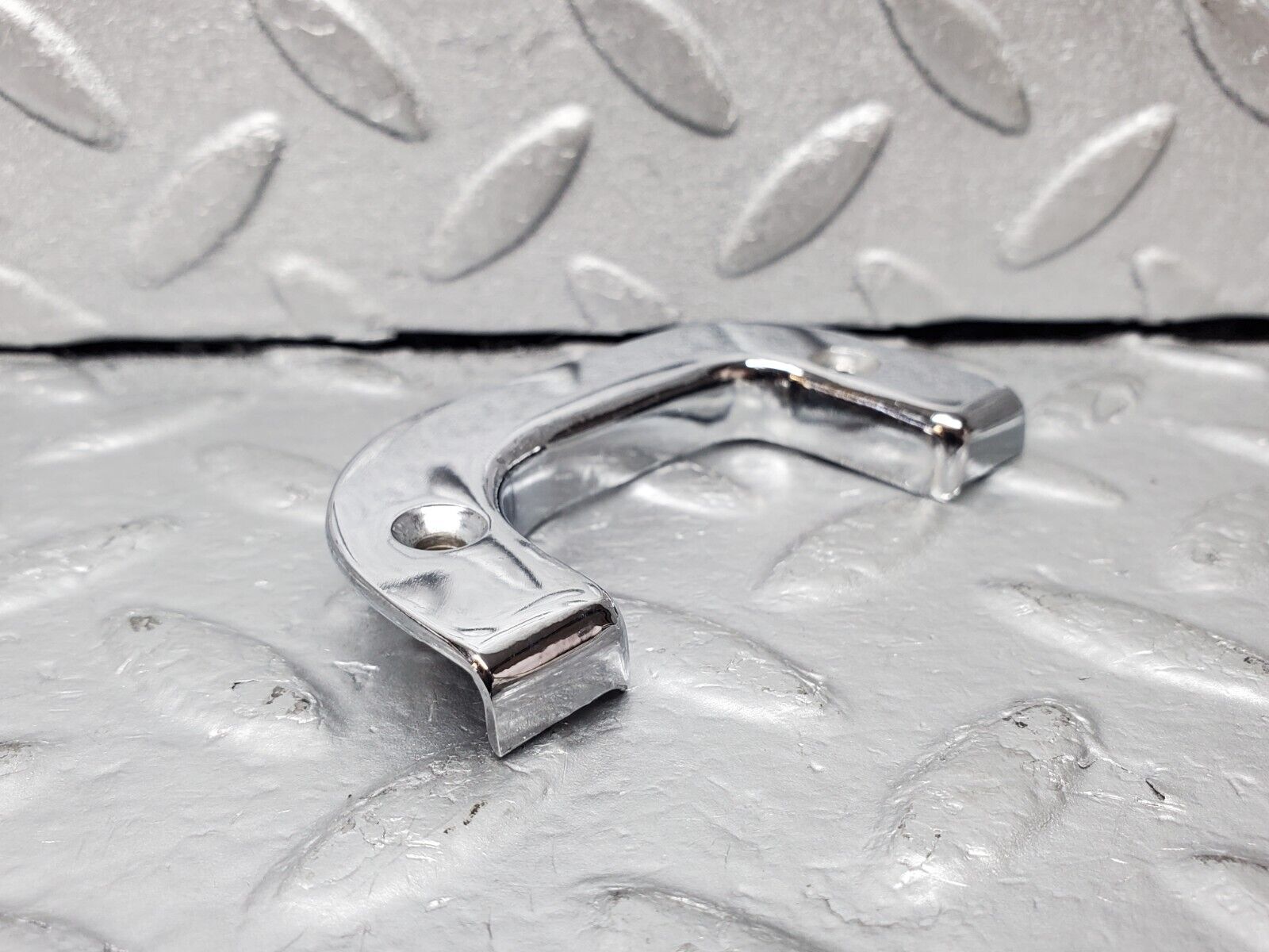 45557 Mercedes-Benz W126 420SE Interior Chrome Door Latch Trim Left 1237230124