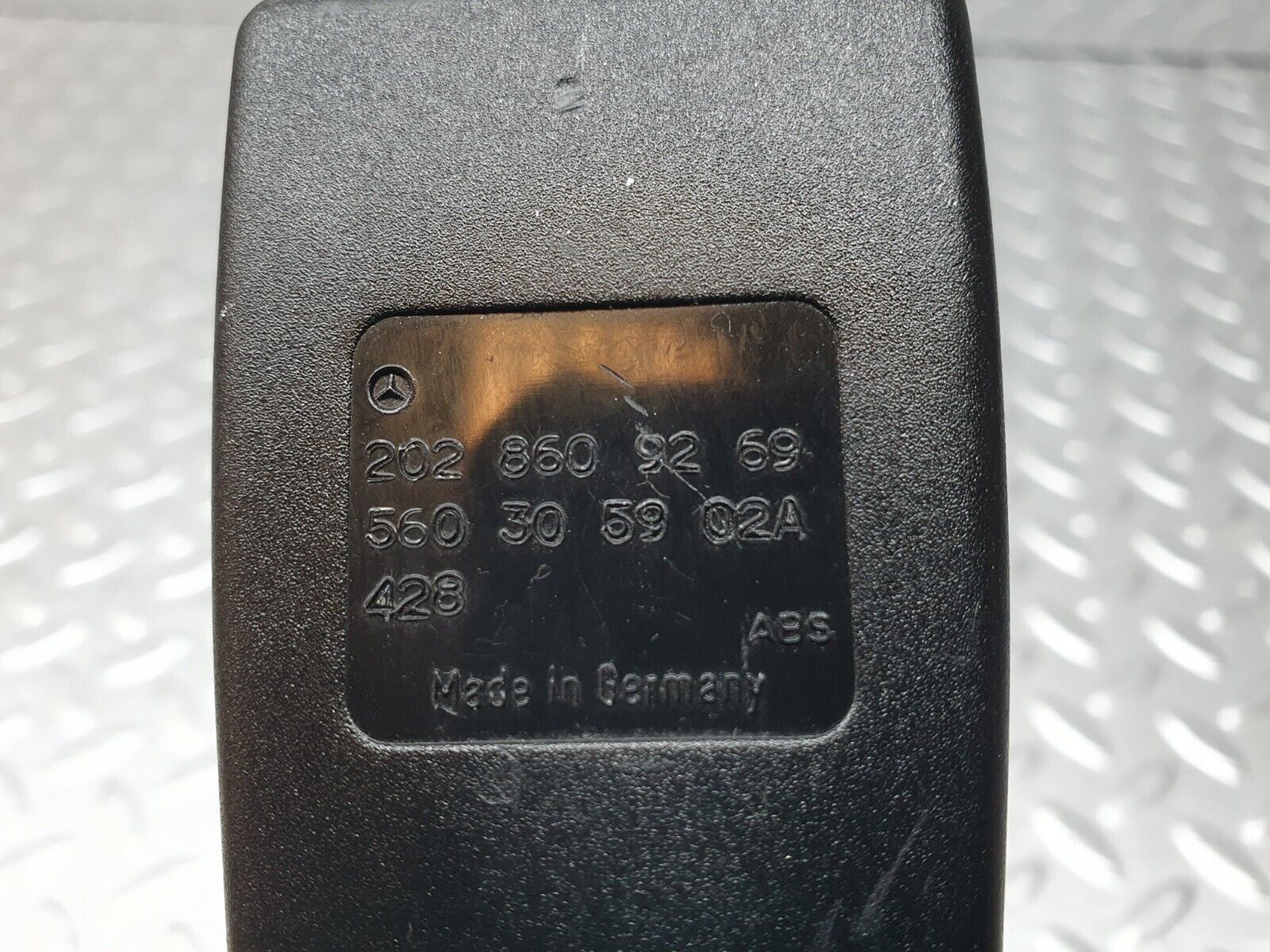 41984 Mercedes-Benz W202 C200 Rear Seat Belt Set With Buckles 2028600586 2028609269