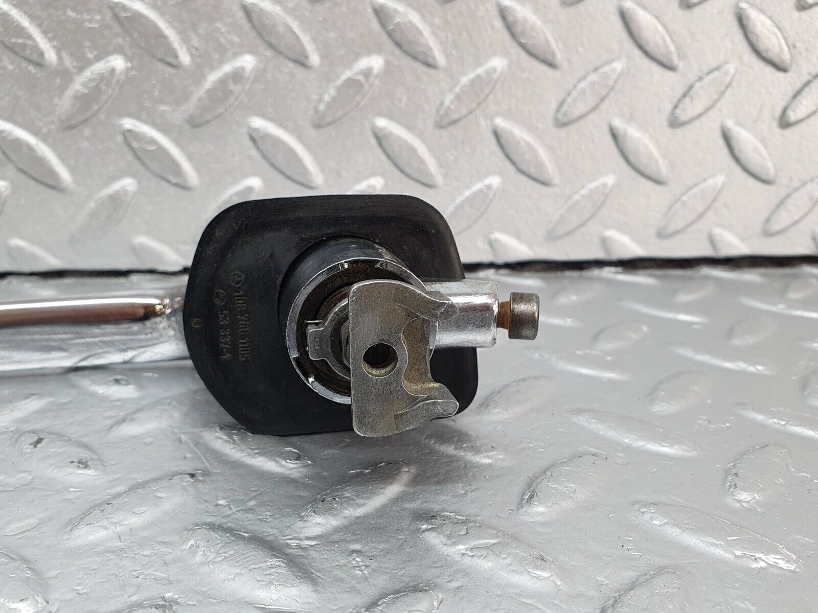 43160 Mercedes-Benz W108 280SE Front Left Door Exterior Handle No Key 1087661301 1087660905 1087661105