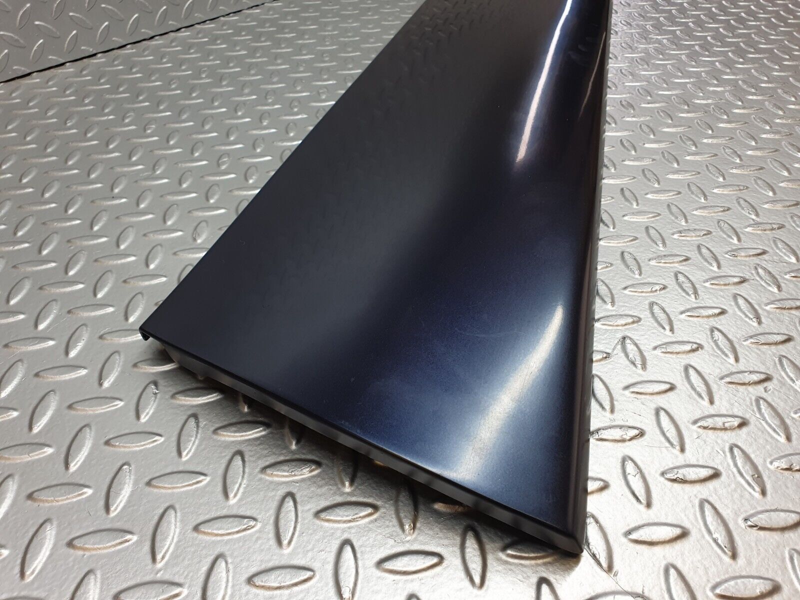 42176 Mercedes-Benz R129 320SL Coupe Left Door Lower Moulding Trim 1296900340