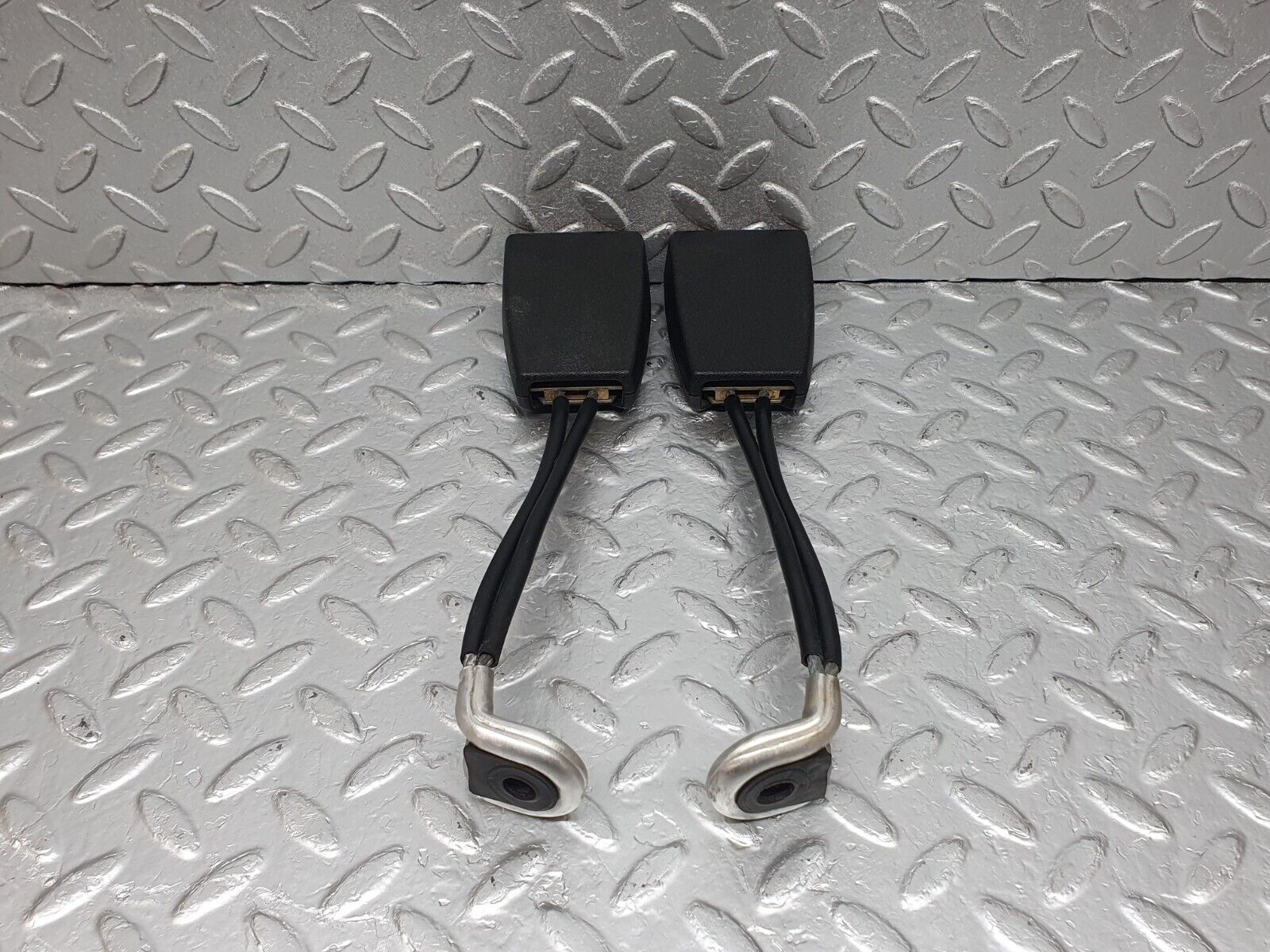 43810 Mercedes-Benz C126 380SEC Coupe Rear Seat Belt Set With Buckles 1268602185 1268602769 1268602869