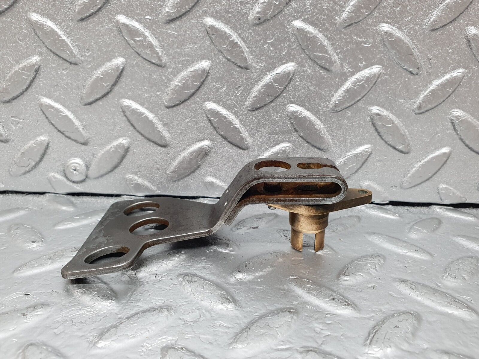 44231 Mercedes-Benz C107 350SLC Coupe Automatic Gearbox Linkage Bracket 722.001