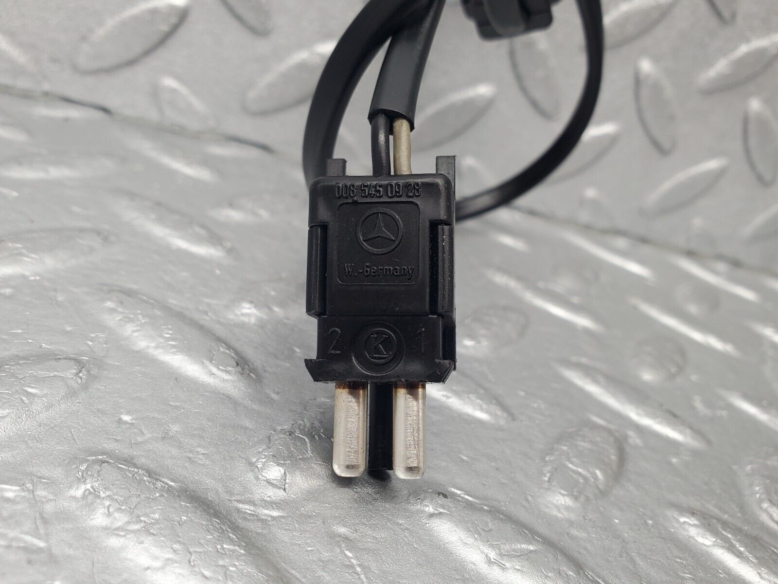 46055 Mercedes-Benz W126 420SE Temperature Sensor 0085450928