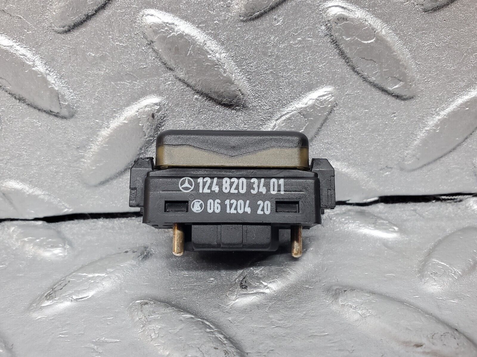 44973 Mercedes-Benz R129 300SL Coupe Alarm Indicator Light 1248203401