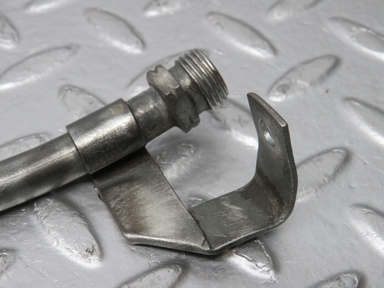 32836 Mercedes-Benz C107 R107 350 V8 Oil Pipe Hose