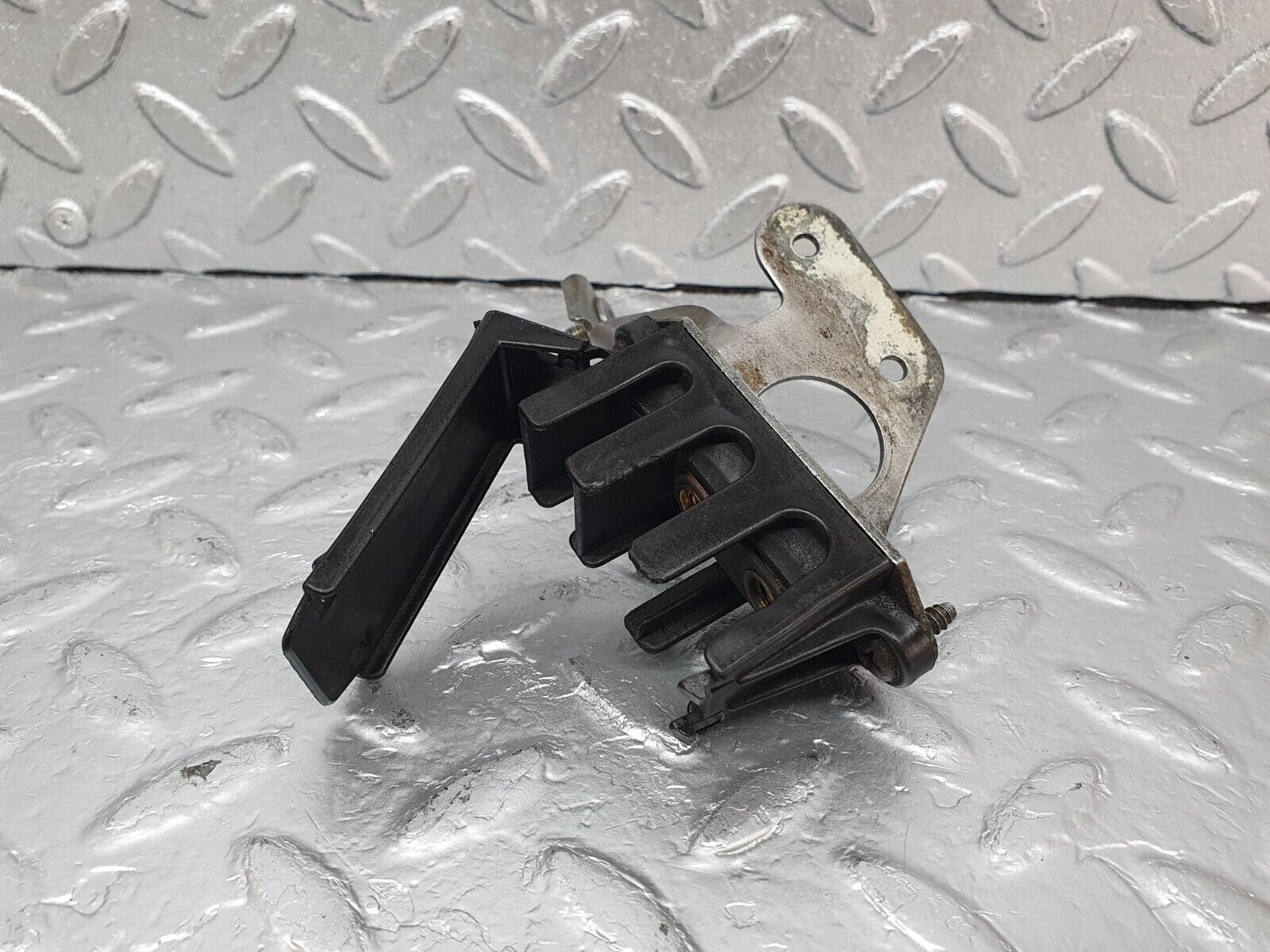 44135 Mercedes-Benz C123 230CE Coupe Cable Wire Connector 1235400369