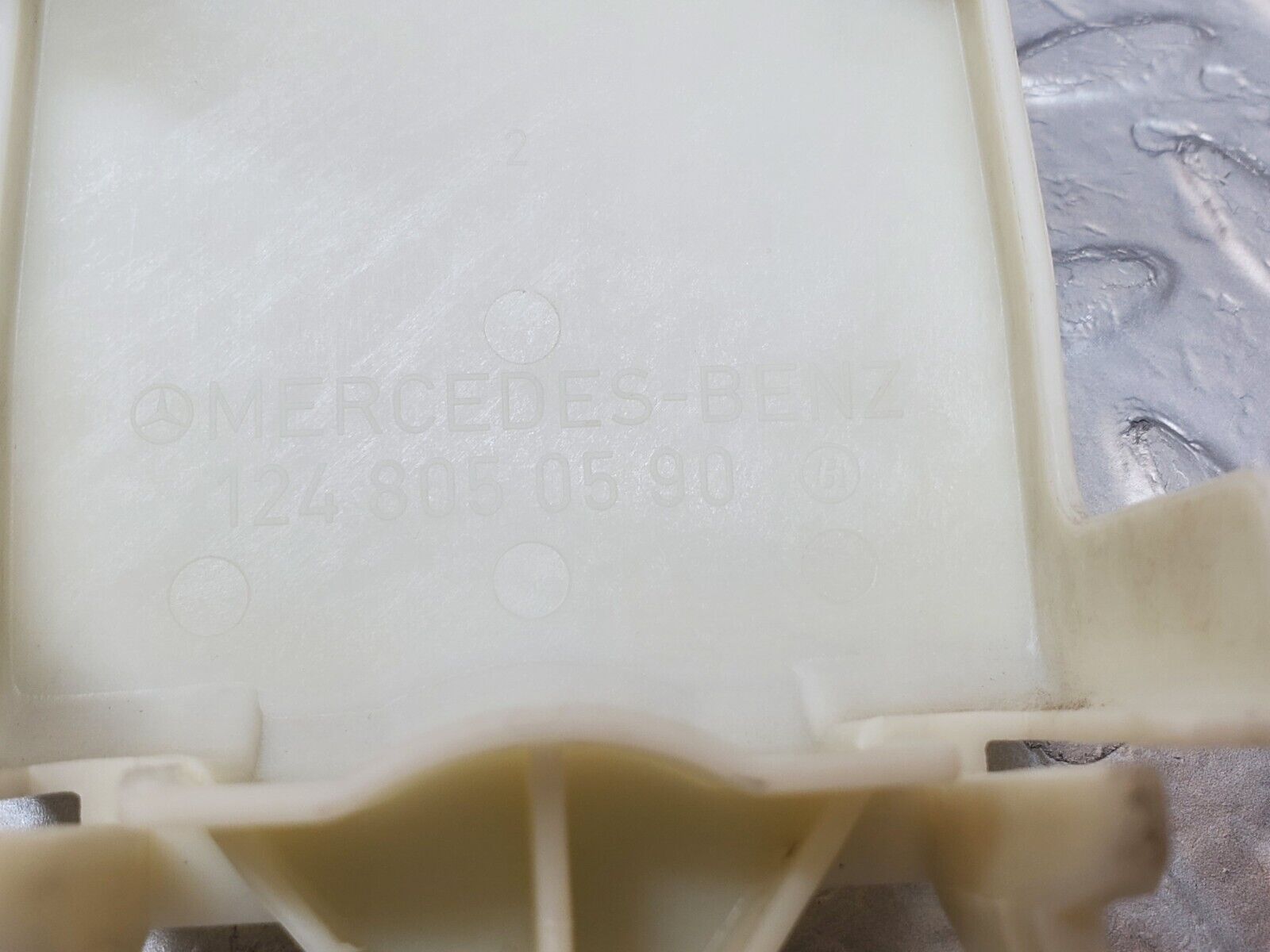 44658 Mercedes-Benz W124 220E Rear Door Lock Vacuum Actuator Cover 1248050590