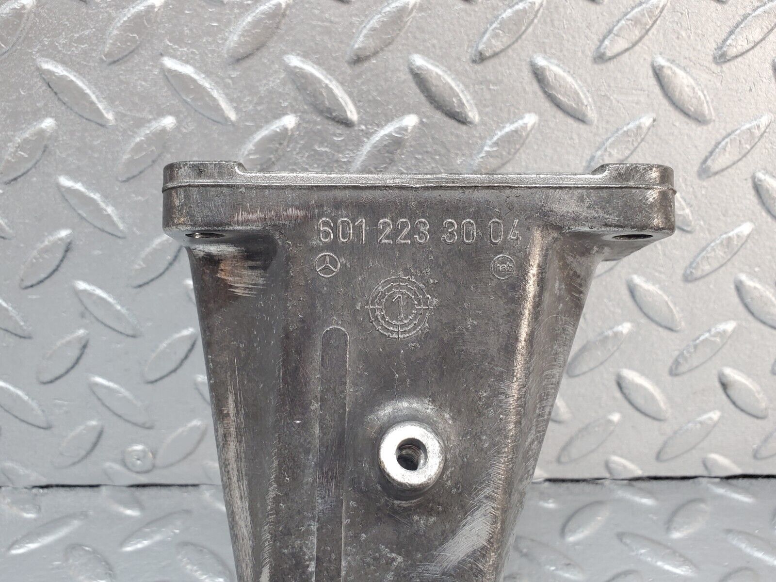 44809 Mercedes-Benz W124 220E Engine Mount Bracket Right Side 6012233004