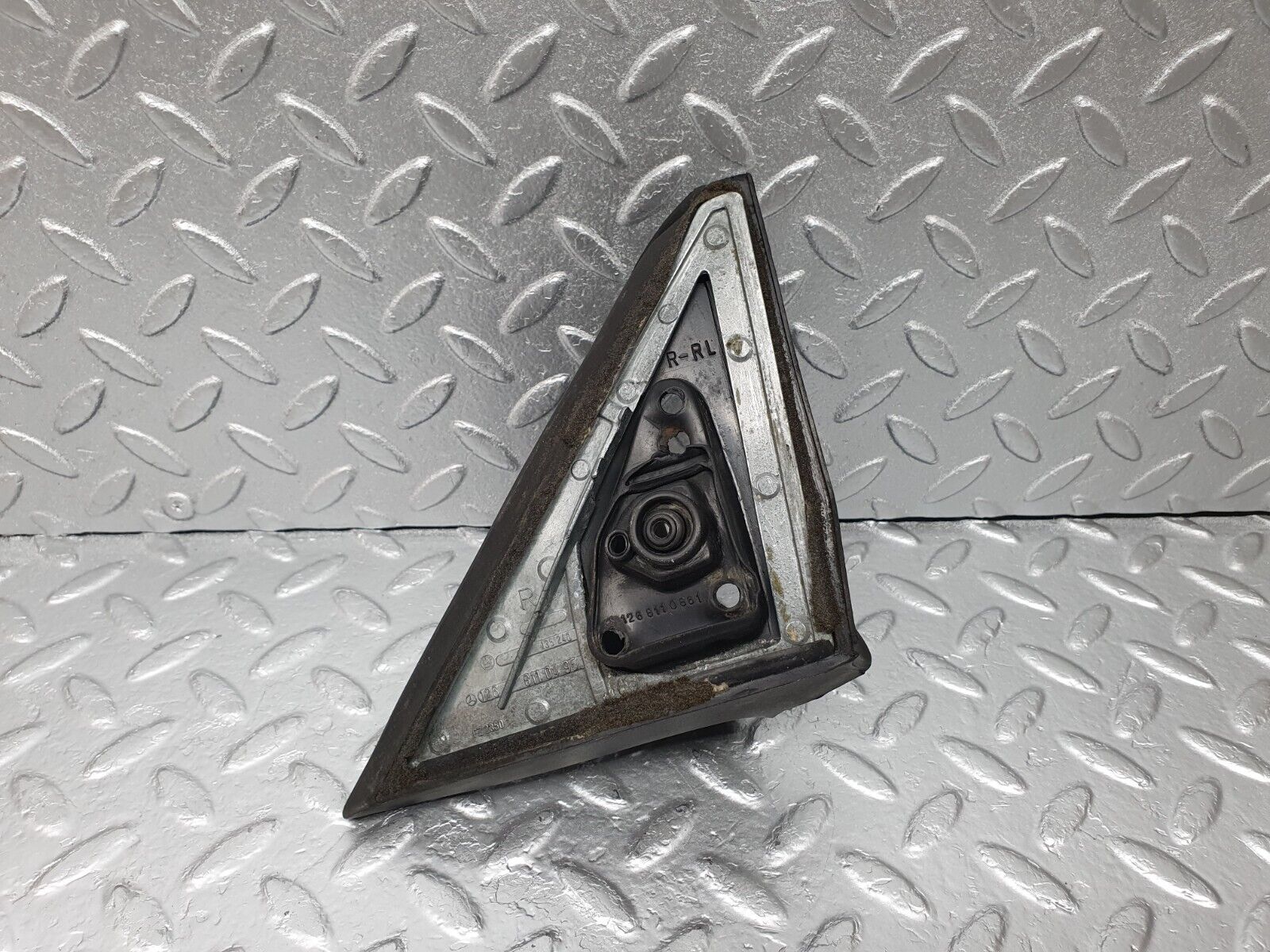 43695 Mercedes-Benz C126 380SEC Coupe Wing Mirror Rubber Seal Cover Right 1268110495 1268110861