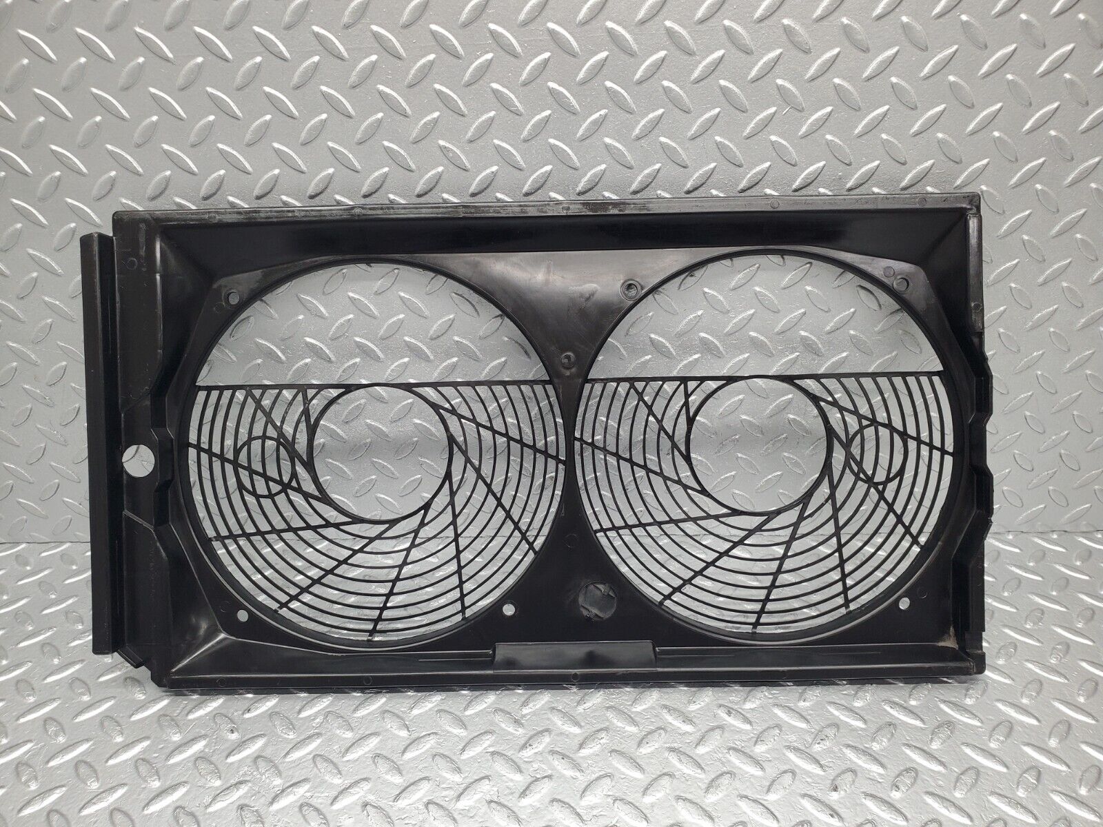 46735 Mercedes-Benz R129 320SL Coupe Radiator Fan Shroud Cover 1295051055