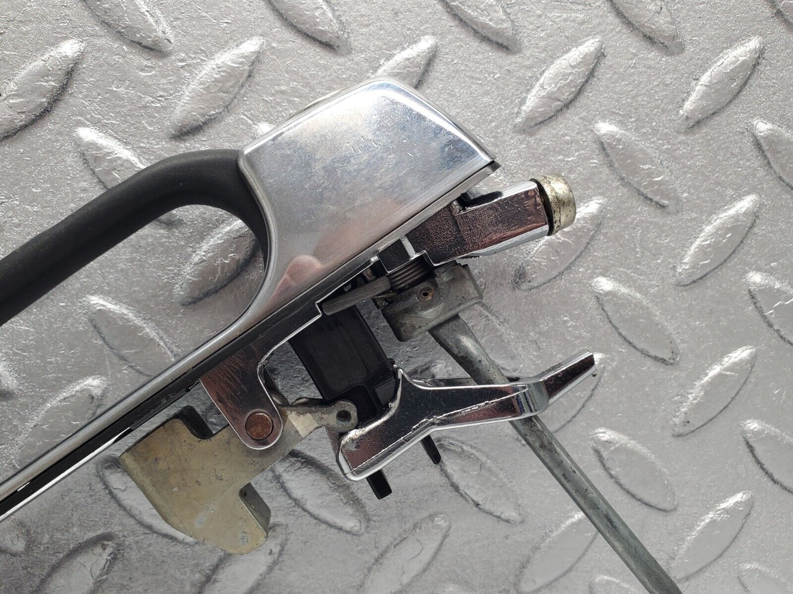 46385 Mercedes-Benz C123 280CE Coupe Left Door Exterior Handle No Key