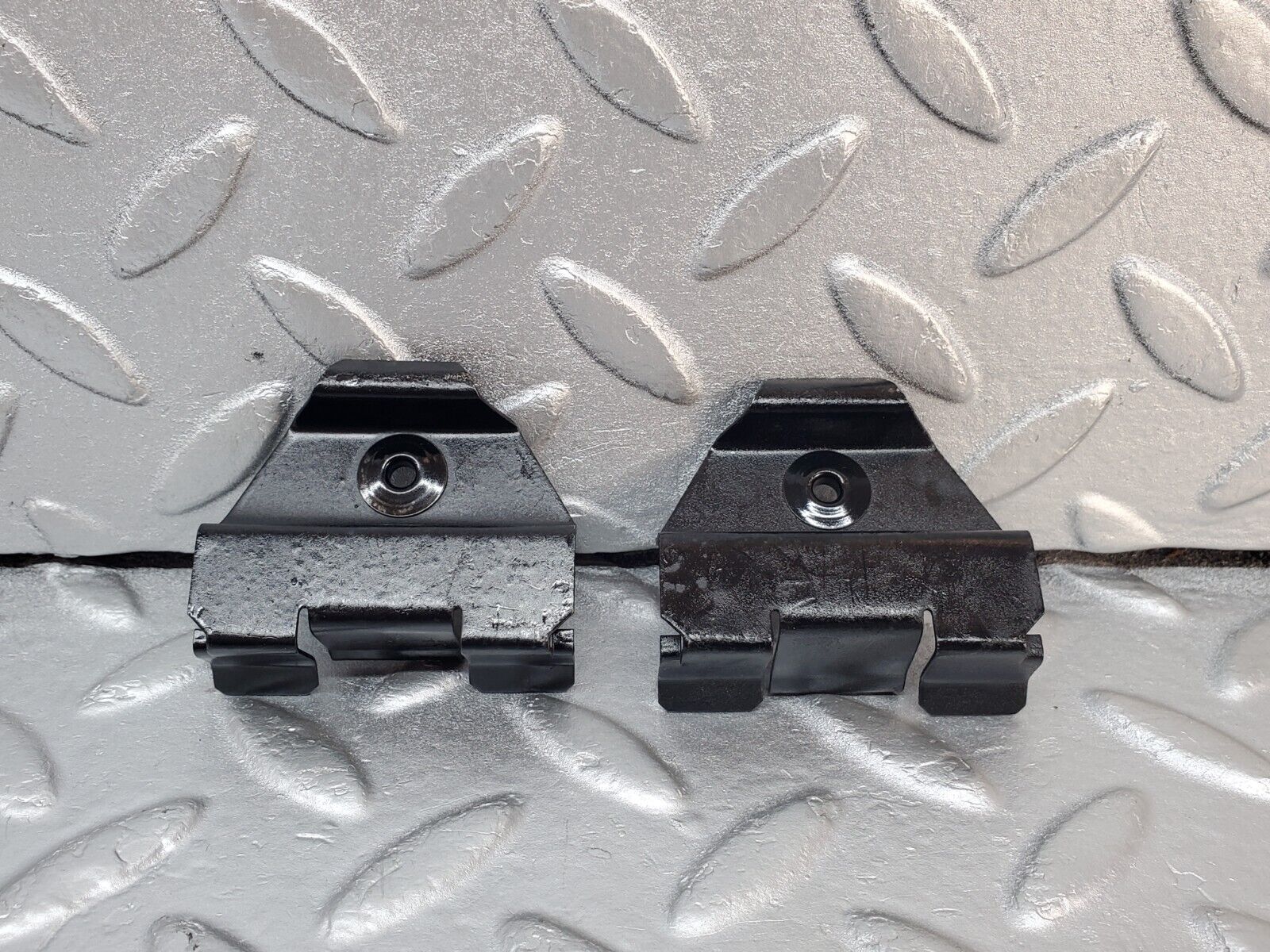 45596 Mercedes-Benz W126 420SE Front Seat Under Cover Bracket