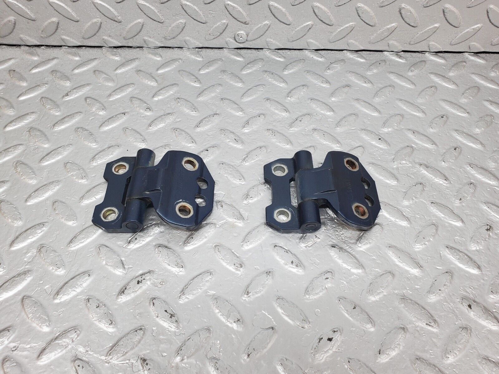 44750 Mercedes-Benz W124 220E Door Hinge Right Side