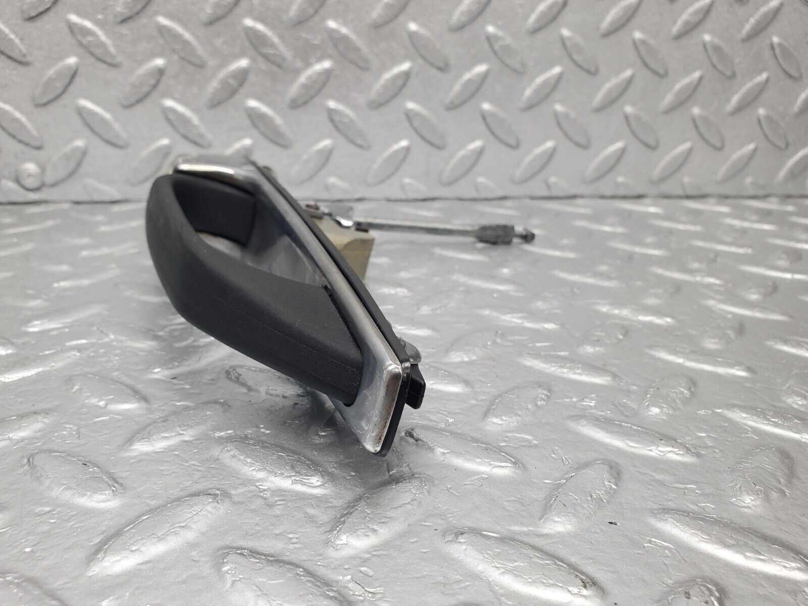 46385 Mercedes-Benz C123 280CE Coupe Left Door Exterior Handle No Key