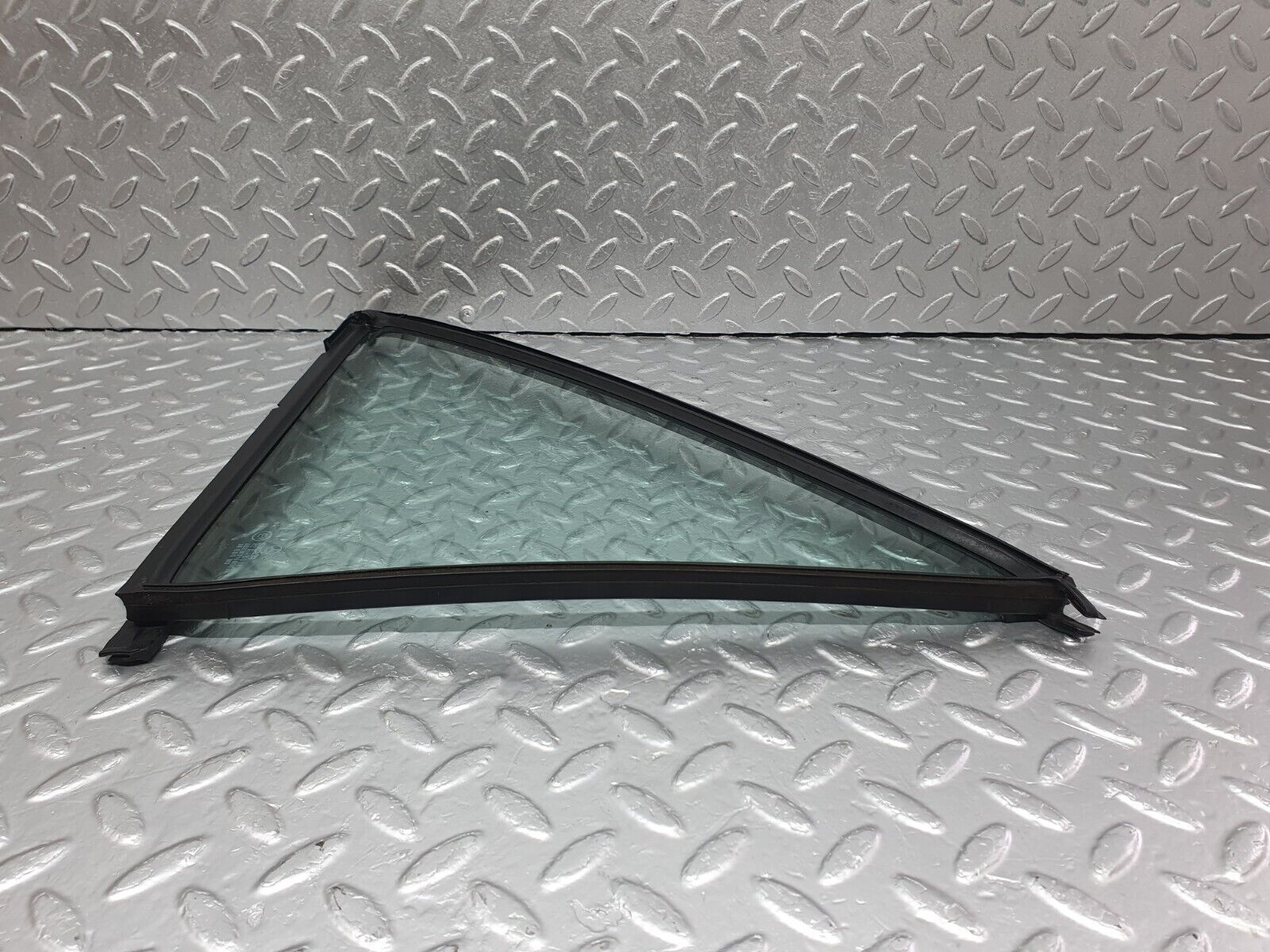 42870 Mercedes-Benz W201 190 2.0L Rear Right Quarter Window Glass 2017350624