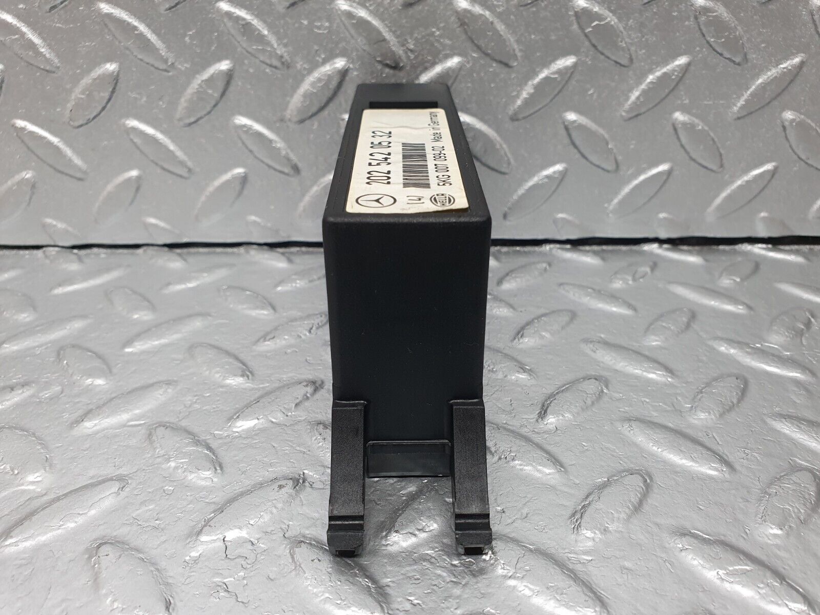 41863 Mercedes-Benz W202 C200 Light Control Unit Hella 2025420532