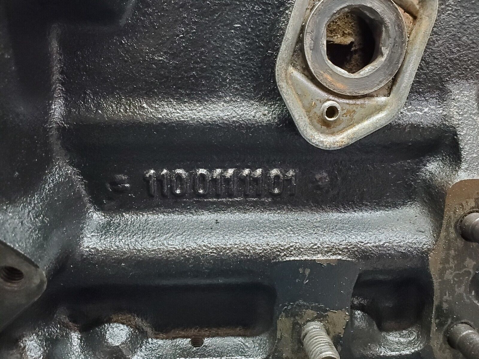 45460 Mercedes-Benz 280E M110.988 Engine Block 1100111101