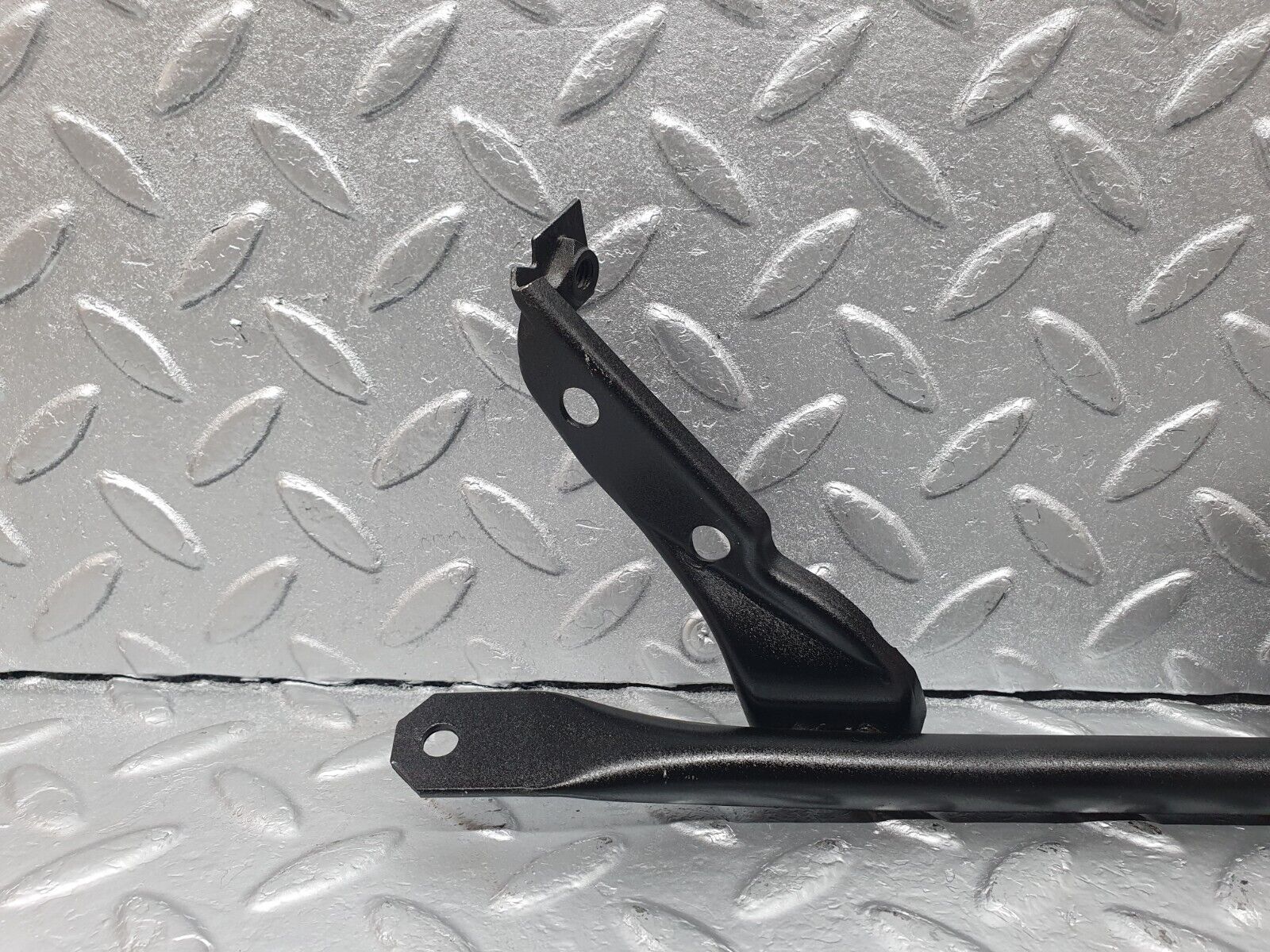 42814 Mercedes-Benz W201 190 2.0L Horn Bracket