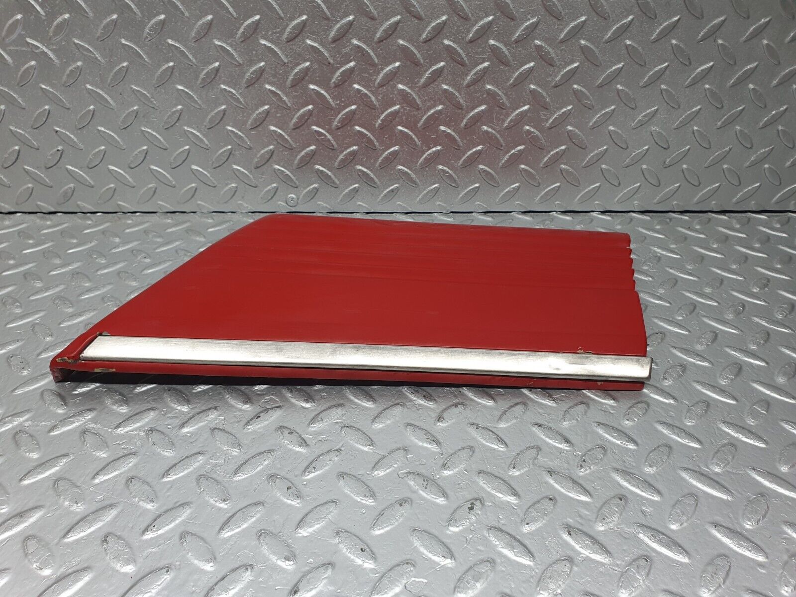 43491 Mercedes-Benz C126 380SEC Coupe Front Right Fender Wing Lower Moulding Trim