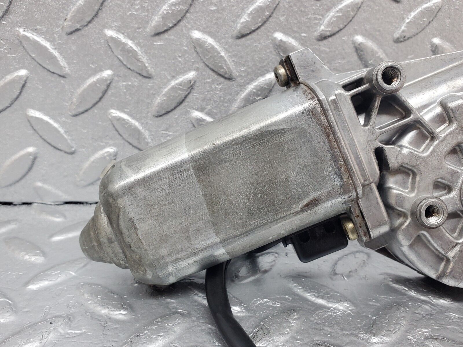 44294 Mercedes-Benz W123 280E Rear Right Window Regulator Motor 0130821016