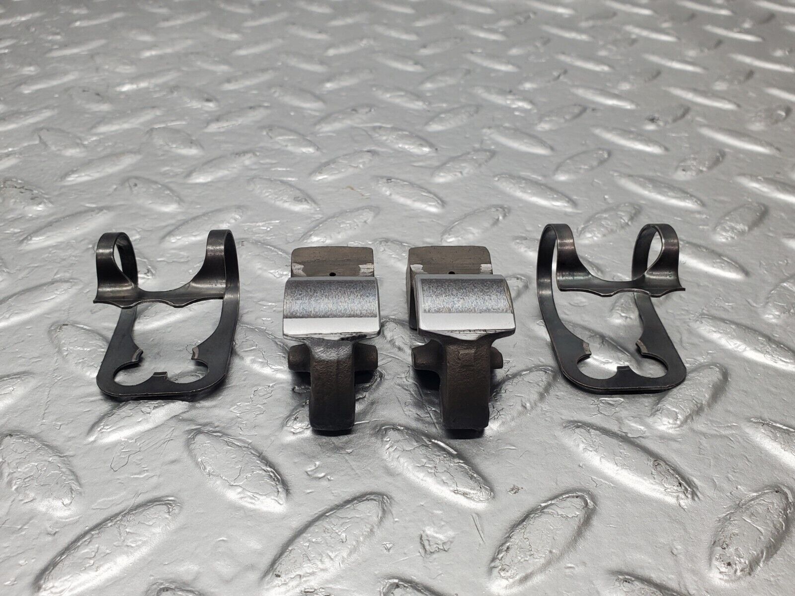 46608 Mercedes-Benz C123 280CE Coupe Valve Rocker Arm With Spring And Tappet