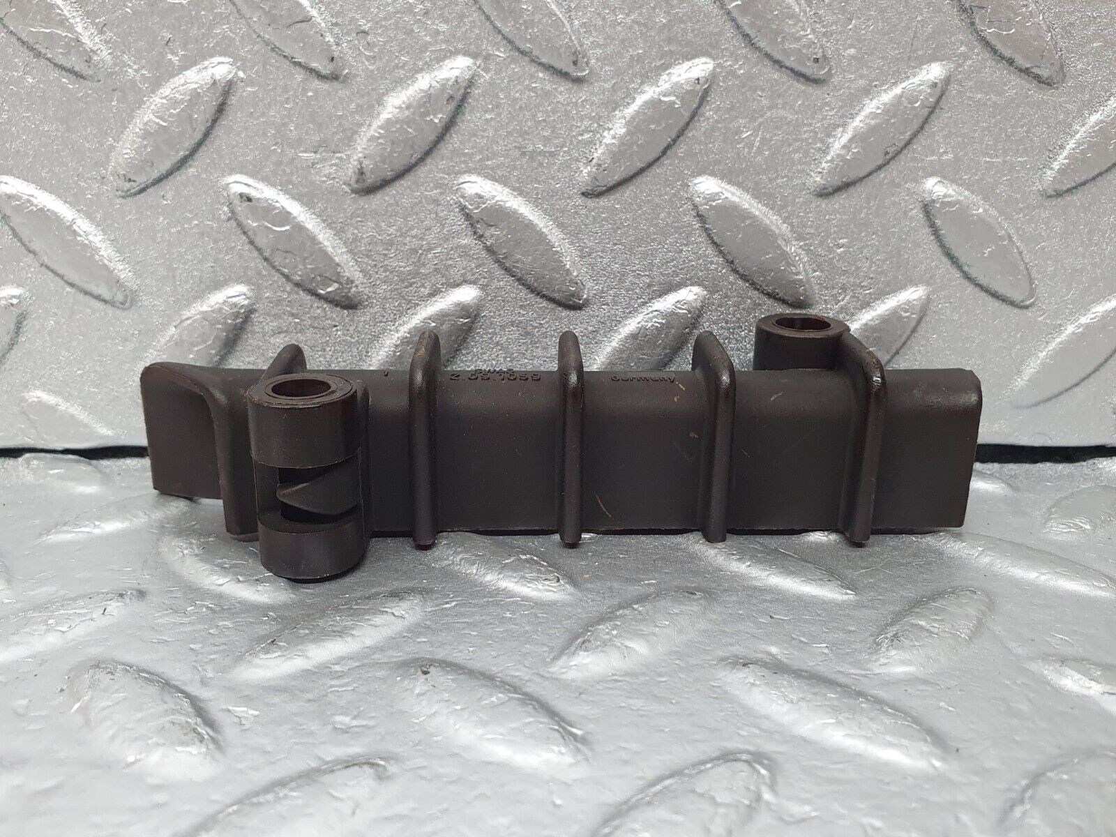 44067 Mercedes-Benz C123 230CE Coupe Timing Chain Guide Rail 2.09.1059