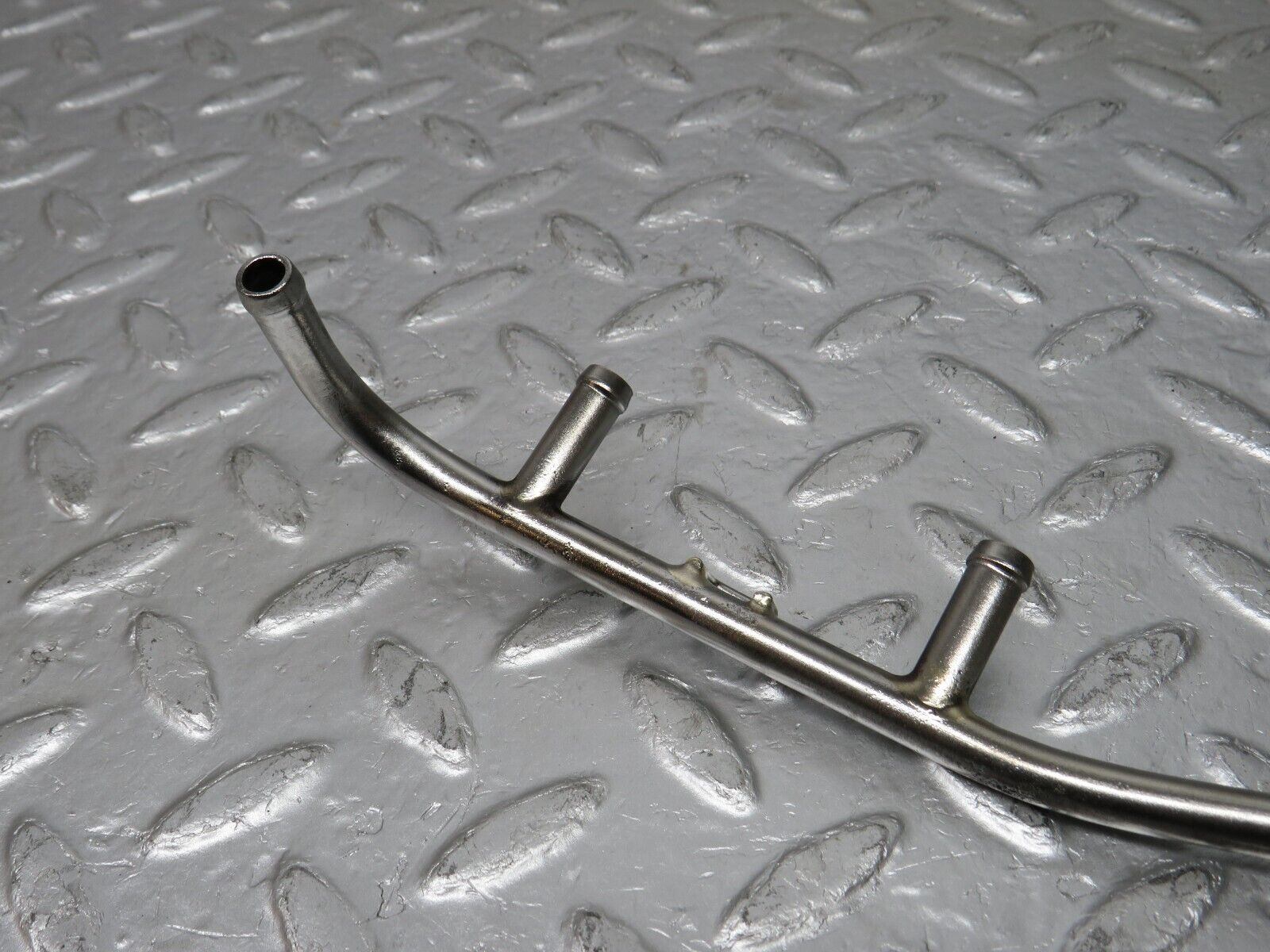 32990 Mercedes-Benz C107 R107 350 V8 Fuel Injection Pipe