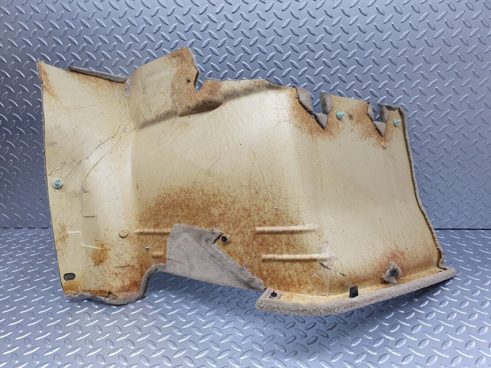 42273 Mercedes-Benz R129 320SL Coupe Rear Right Wall Carpet Beige