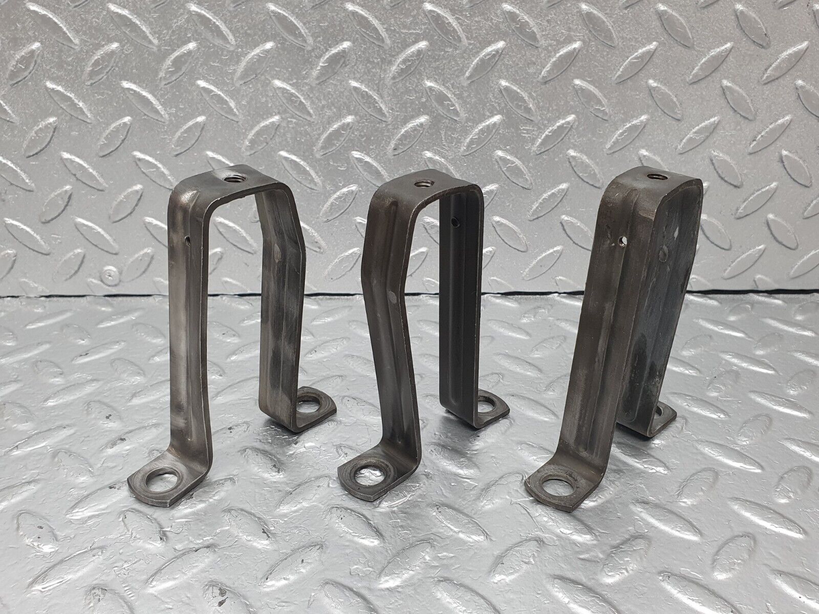 43379 Mercedes-Benz W108 280SE Camshaft Oil Tube Holder Set