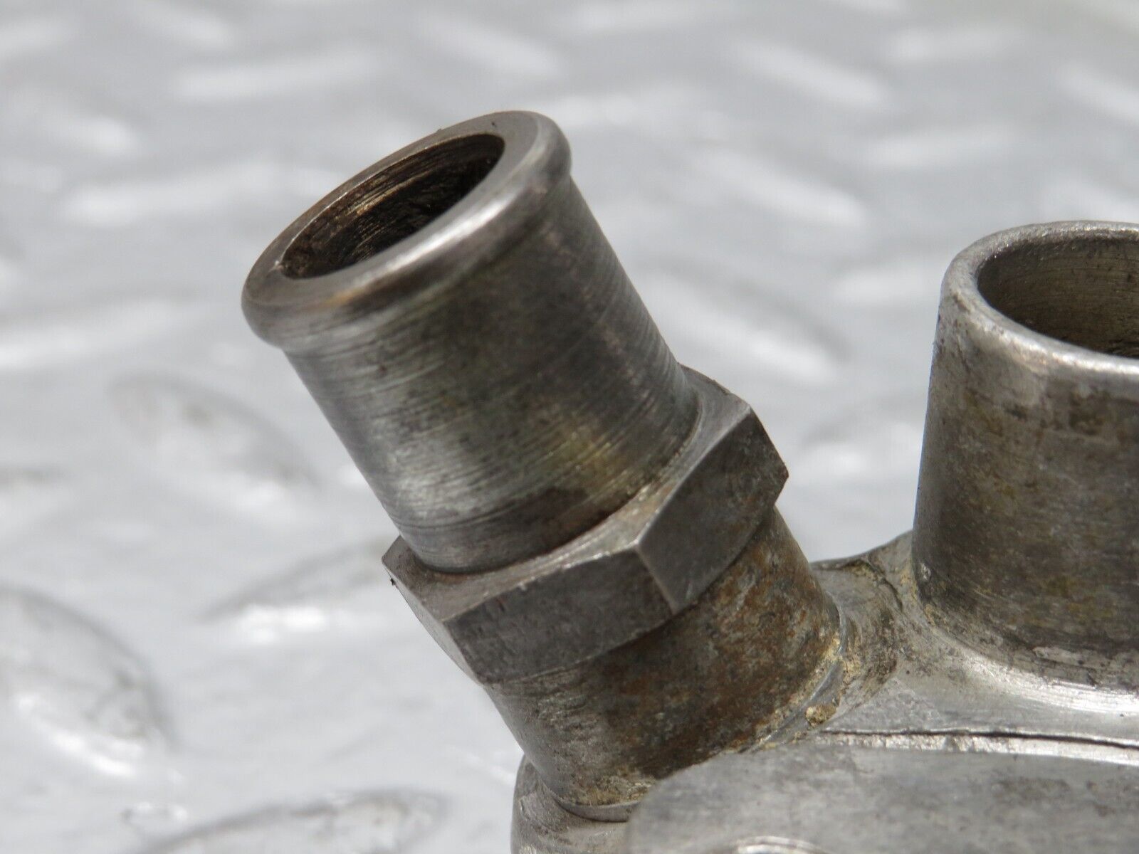 32974 Mercedes-Benz C107 R107 350 V8 Auxiliary Air Valve 1160940012