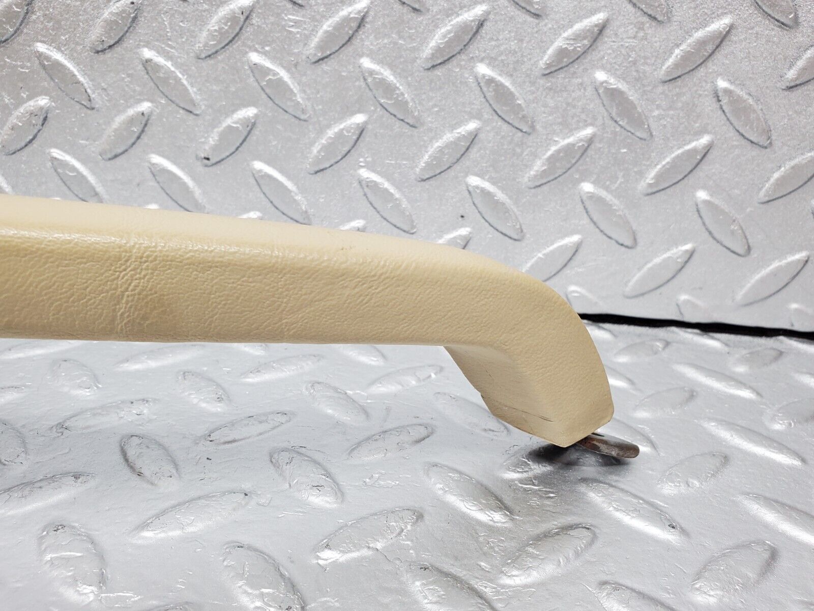 45616 Mercedes-Benz W126 420SE Front Left Interior Door Handle Beige 1269700901