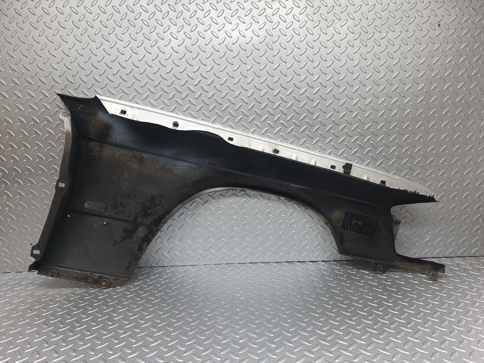 42876 Mercedes-Benz W201 190 2.0L Front Left Wing Fender