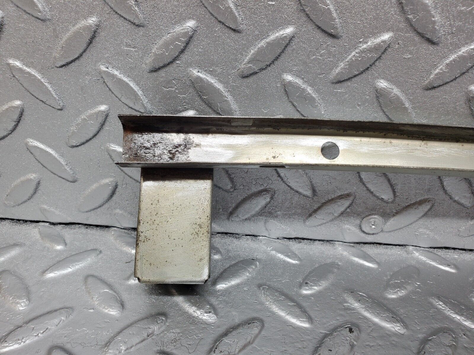 45815 Mercedes-Benz W126 420SE Rear Right Window Channel