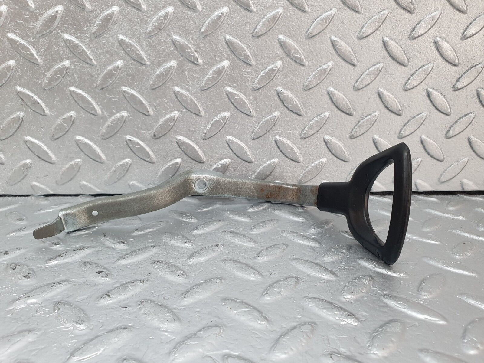 44042 Mercedes-Benz C123 230CE Coupe Front Right Seat Side Height Adjust Handle