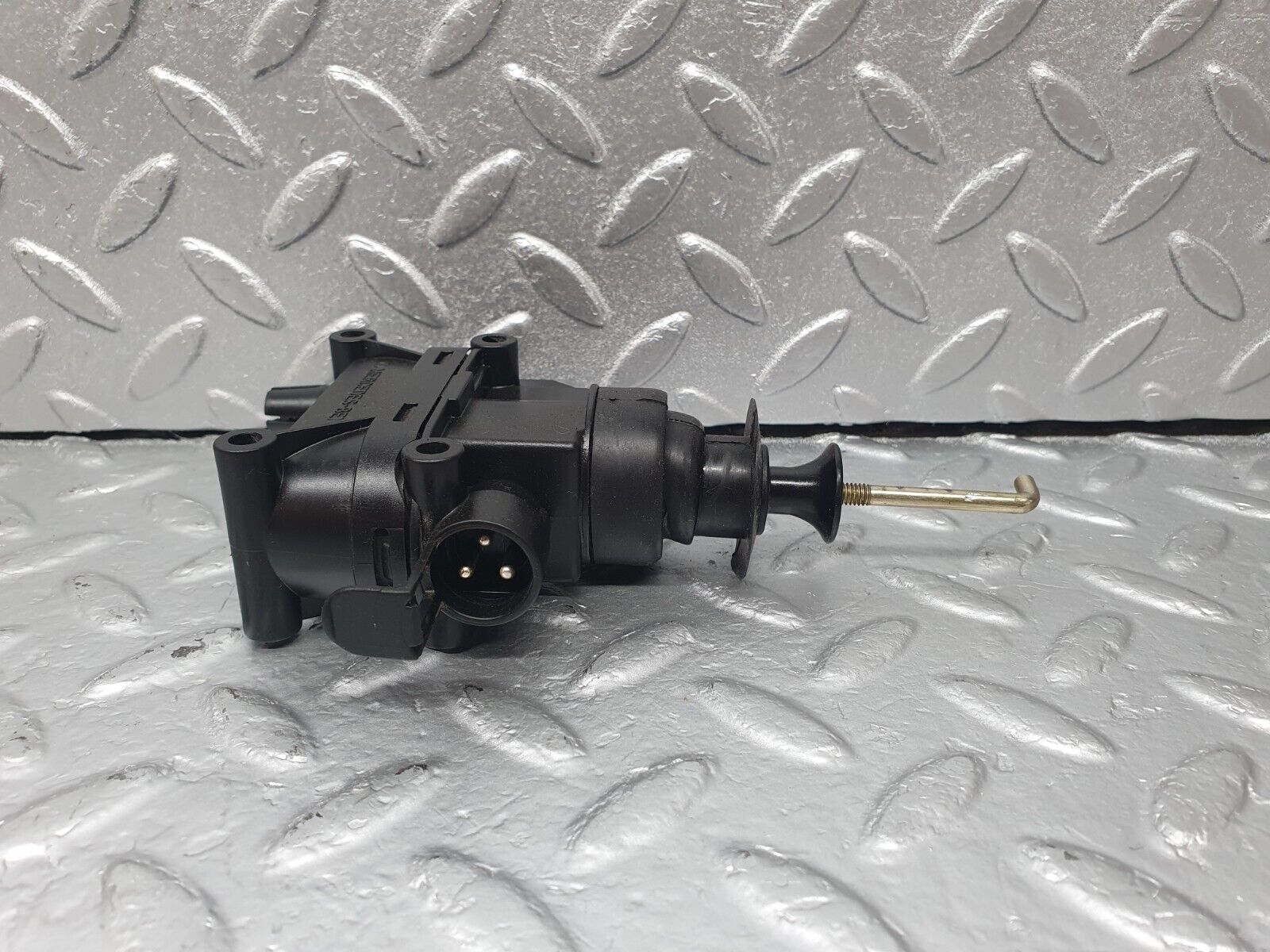 42479 Mercedes-Benz R129 320SL Coupe Left Door Lock Vacuum Actuator